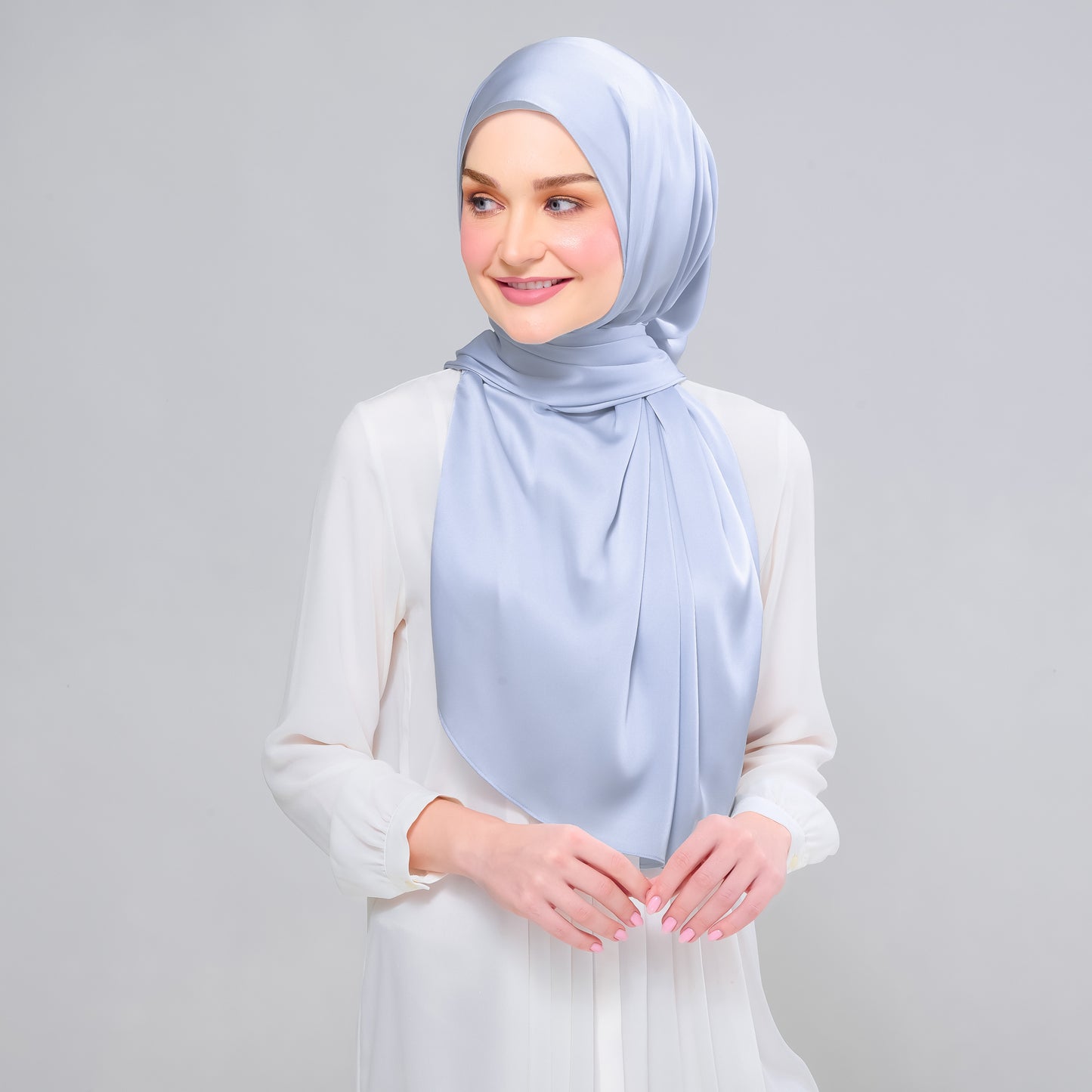 Instant Tag n' Go Shawl | Satin Bulle in Dreamy Sky