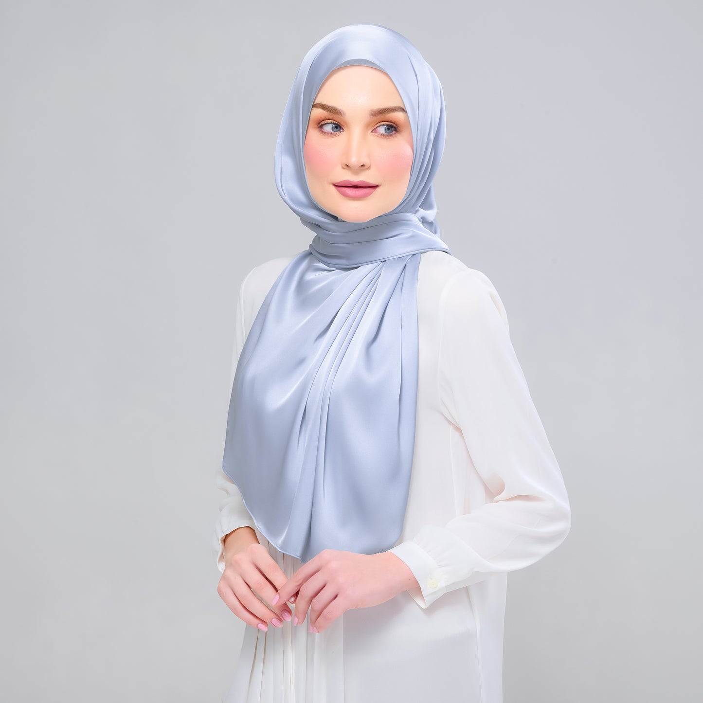 Instant Tag n' Go Shawl | Satin Bulle in Dreamy Sky