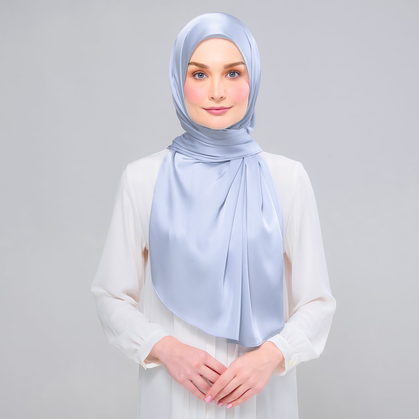 Instant Tag n' Go Shawl | Satin Bulle in Dreamy Sky