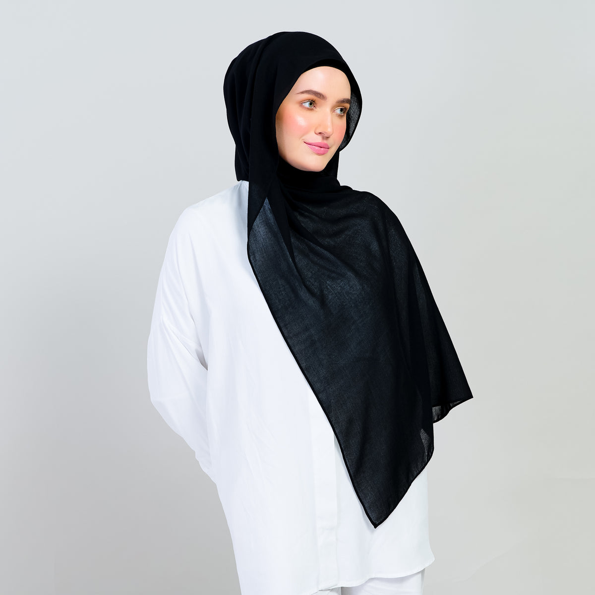 Ironless Elle Shawl in Black