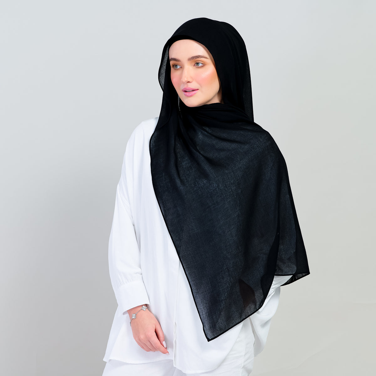 Ironless Elle Shawl in Black