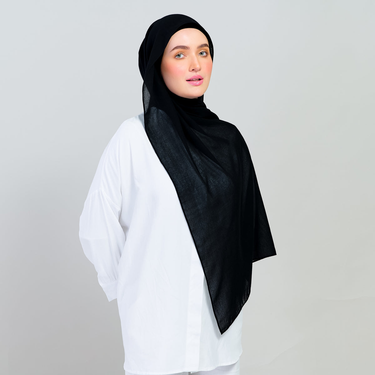 Ironless Elle Shawl in Black