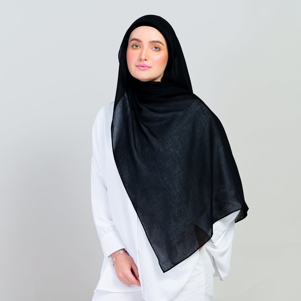 Ironless Elle Shawl in Black
