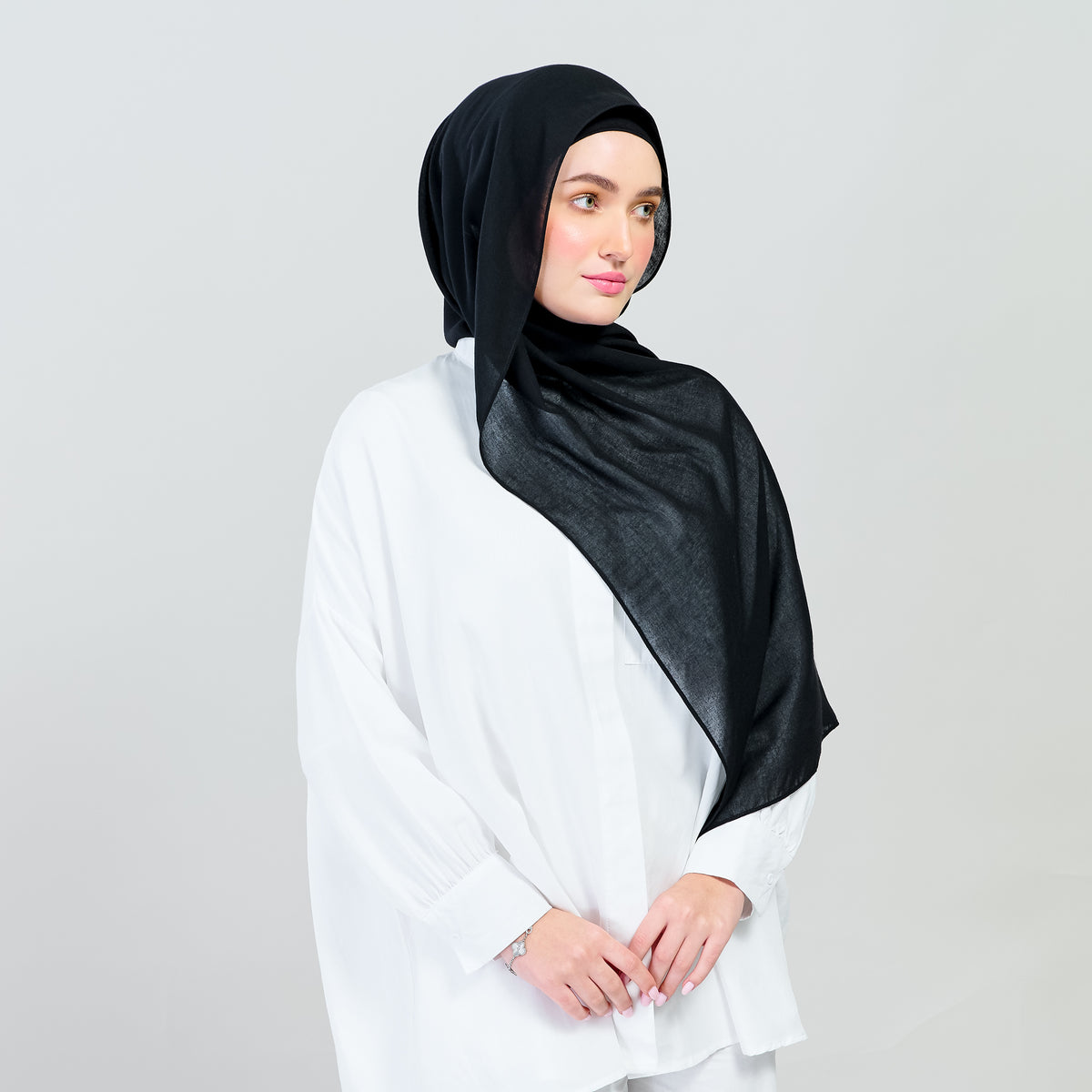 Ironless Elle Shawl in Black