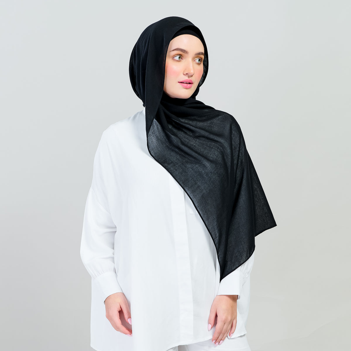 Ironless Elle Shawl in Black