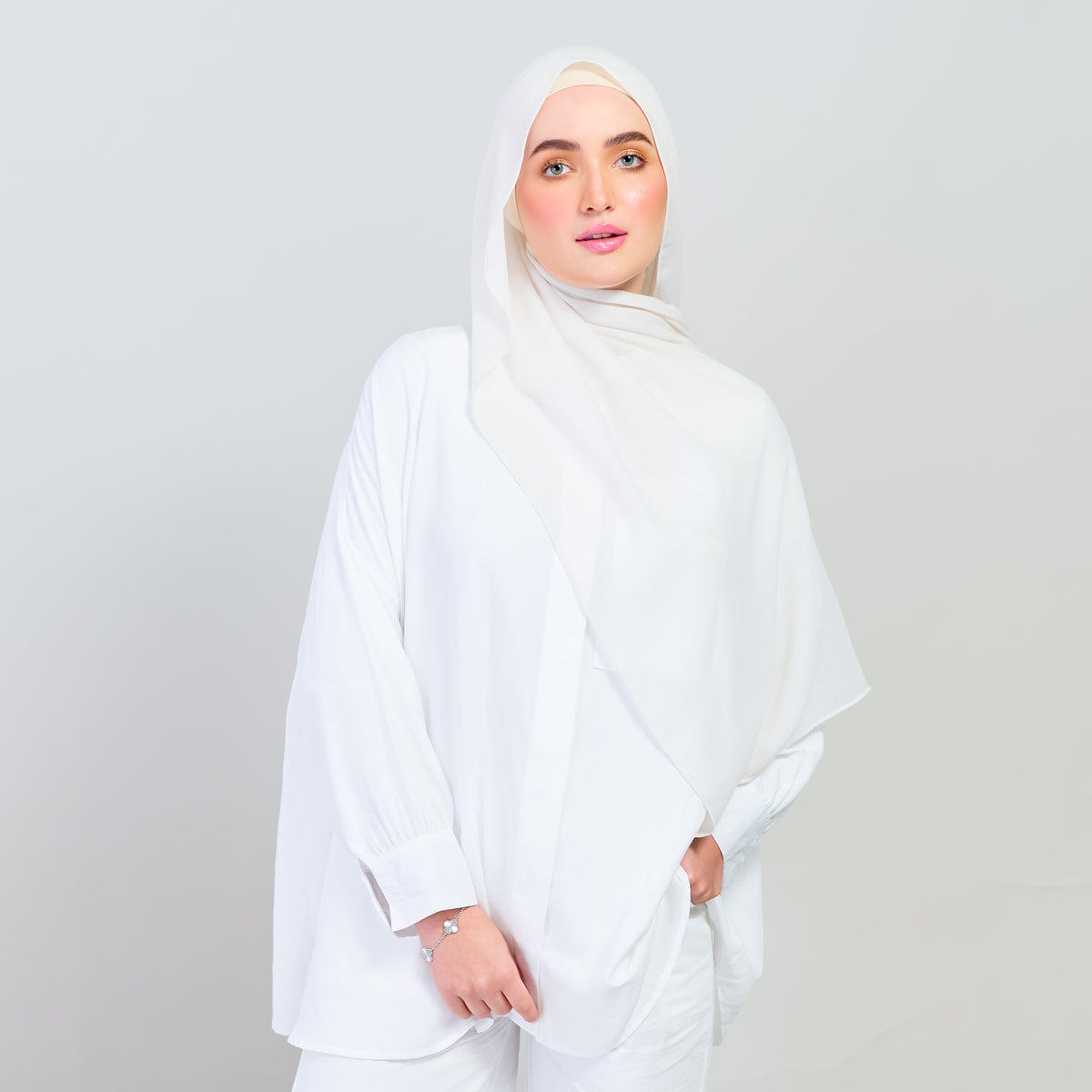 Ironless Elle Shawl in Light Beige