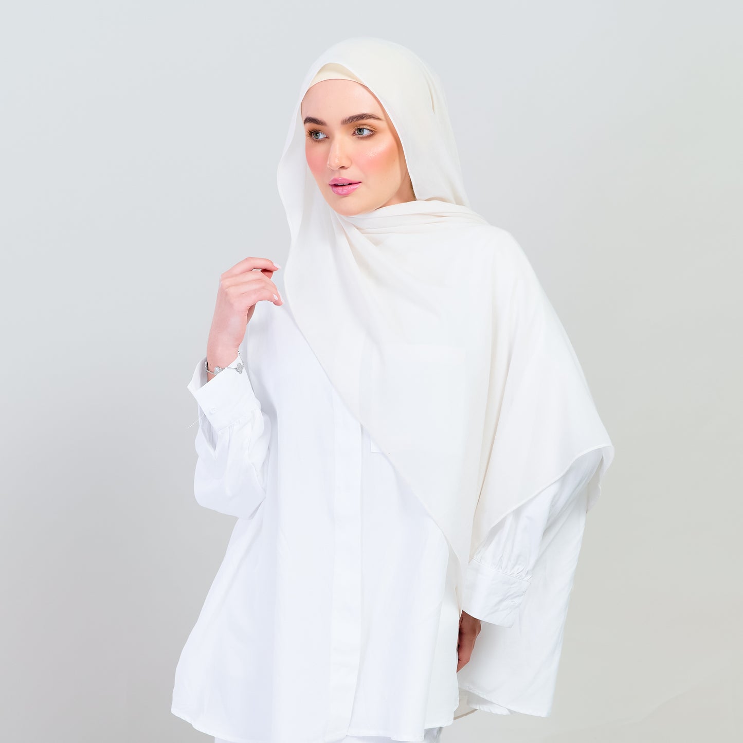 Ironless Elle Shawl in Light Beige