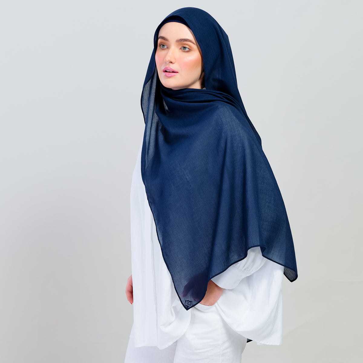Ironless Elle Shawl in Navy