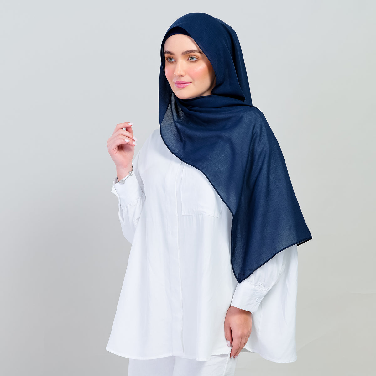 Ironless Elle Shawl in Navy