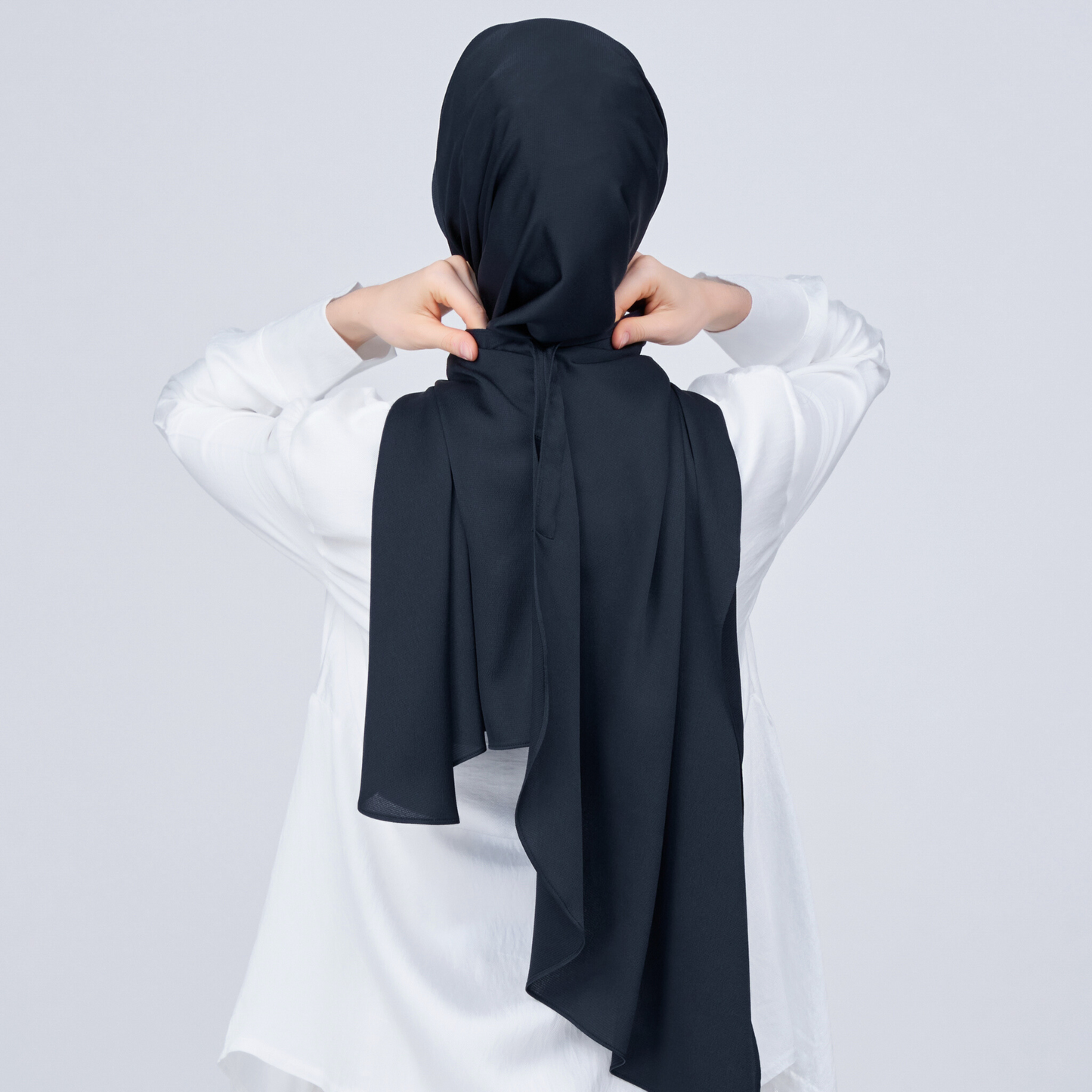 Instant Tag n' Go Shawl | Satin Bulle in Pitch Black