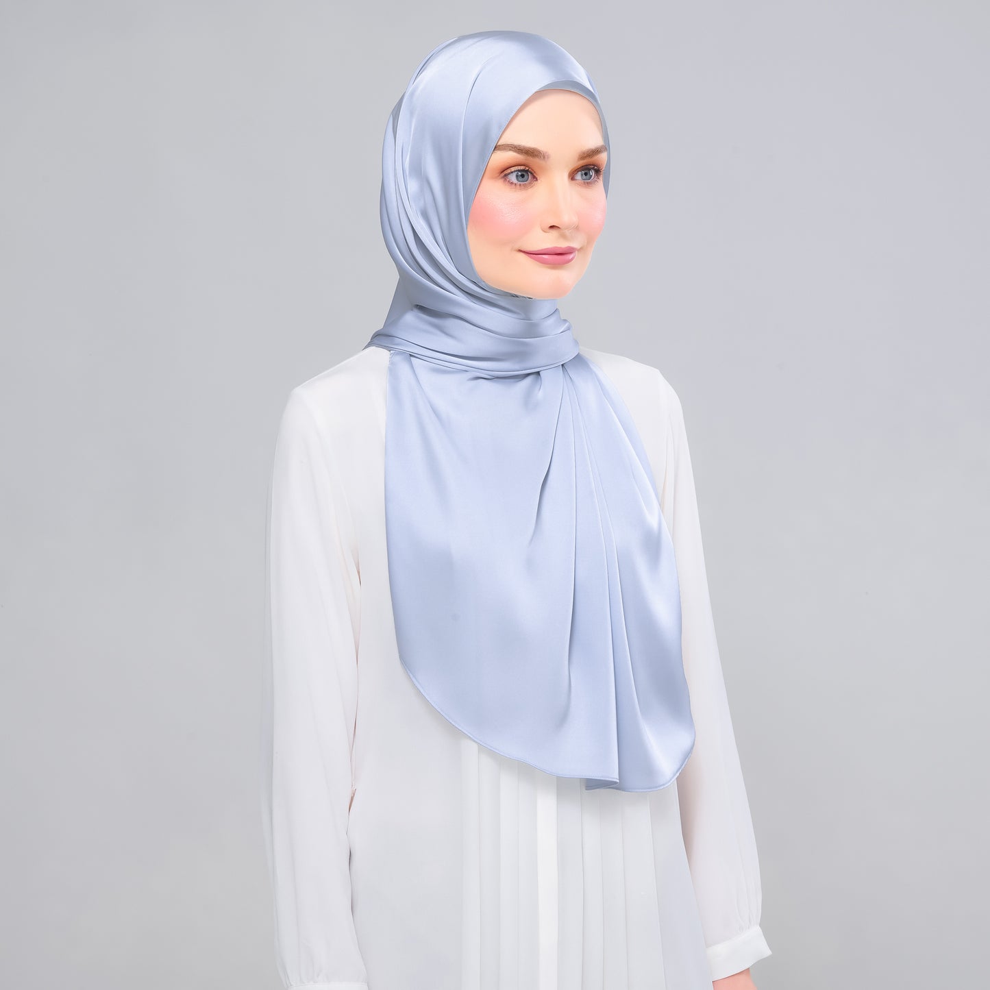 Instant Tag n' Go Shawl | Satin Bulle in Dreamy Sky