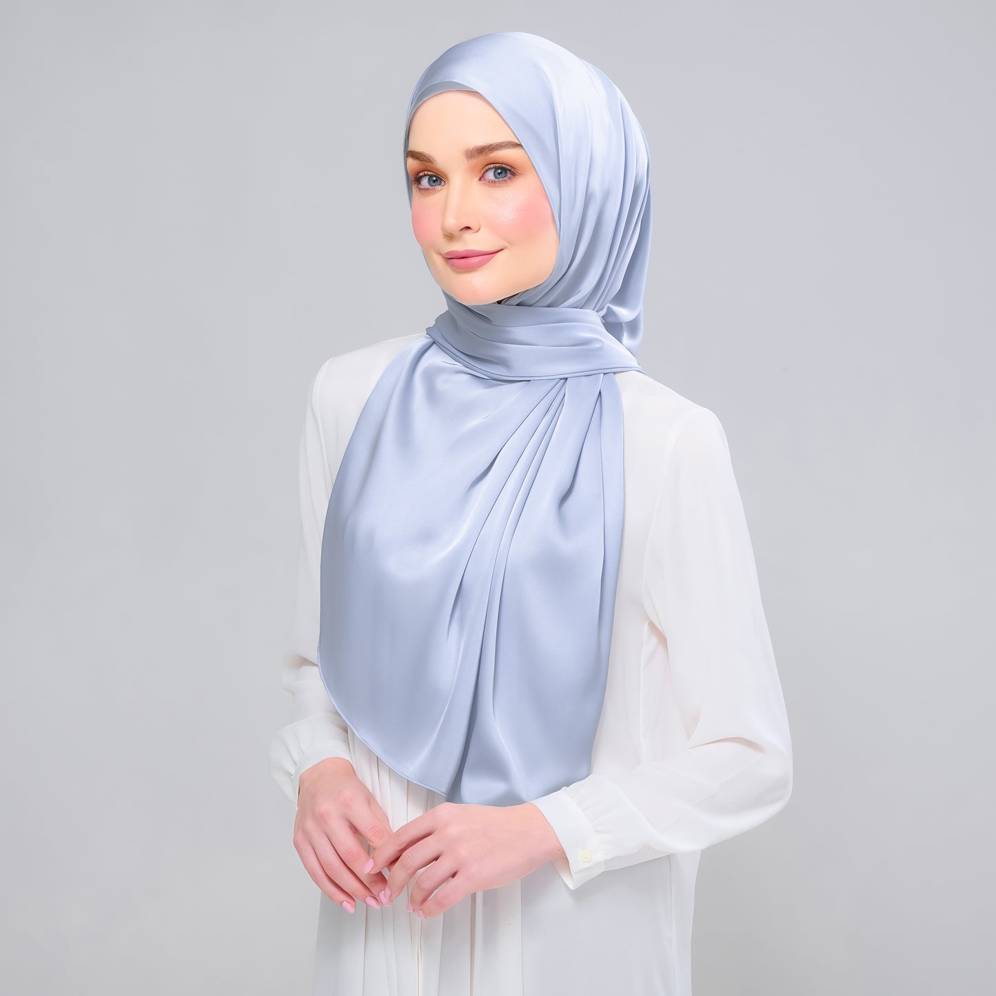 Instant Tag n' Go Shawl | Satin Bulle in Dreamy Sky