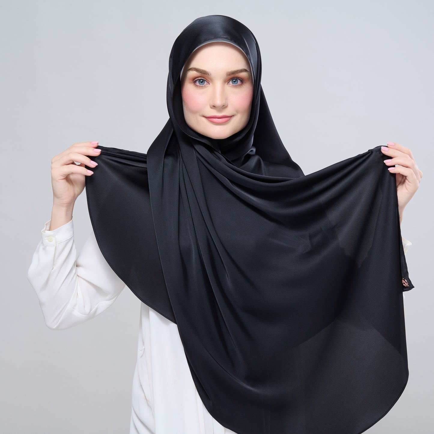 Instant Tag & Go | Satin Silk in Pitch Black