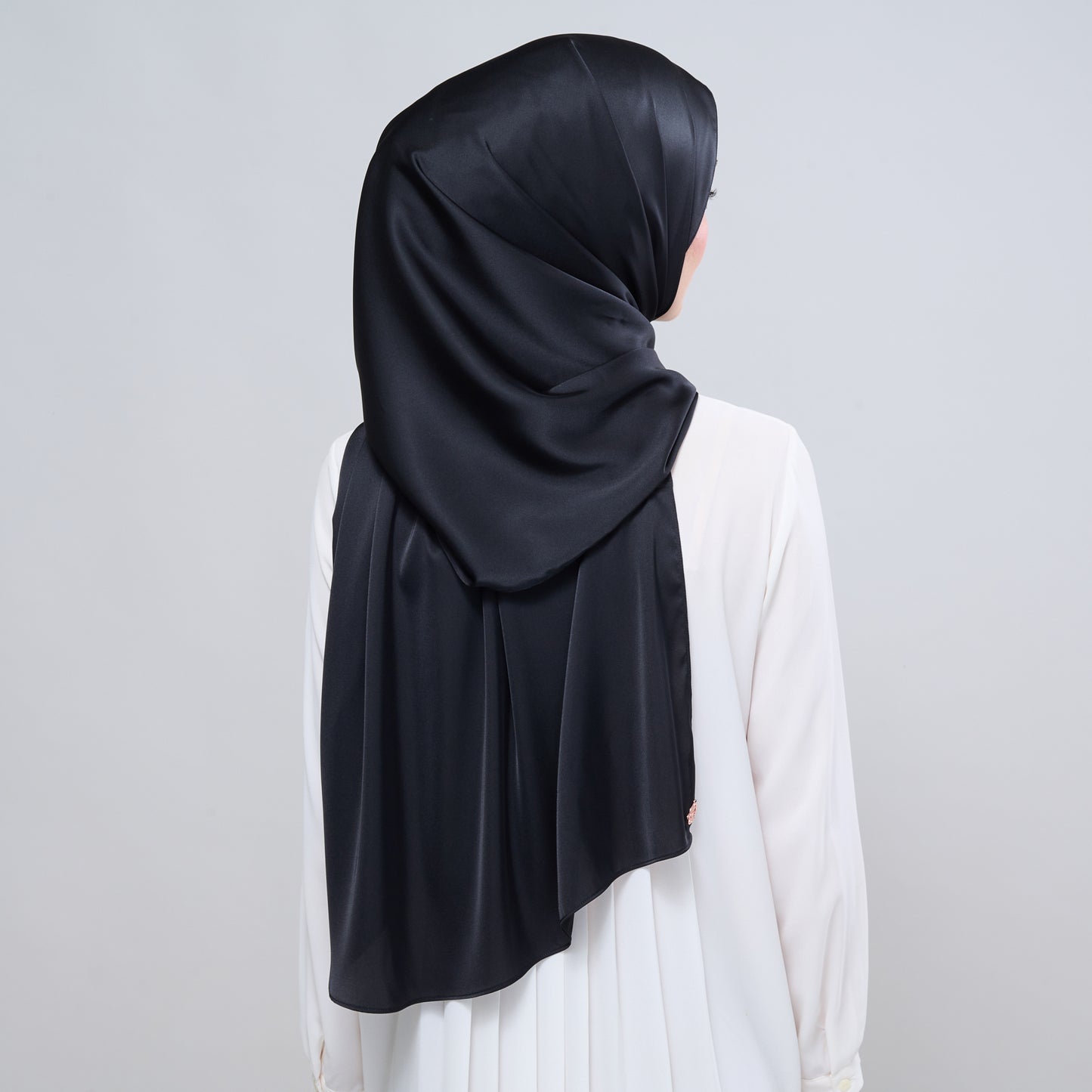 Instant Tag & Go | Satin Silk in Pitch Black