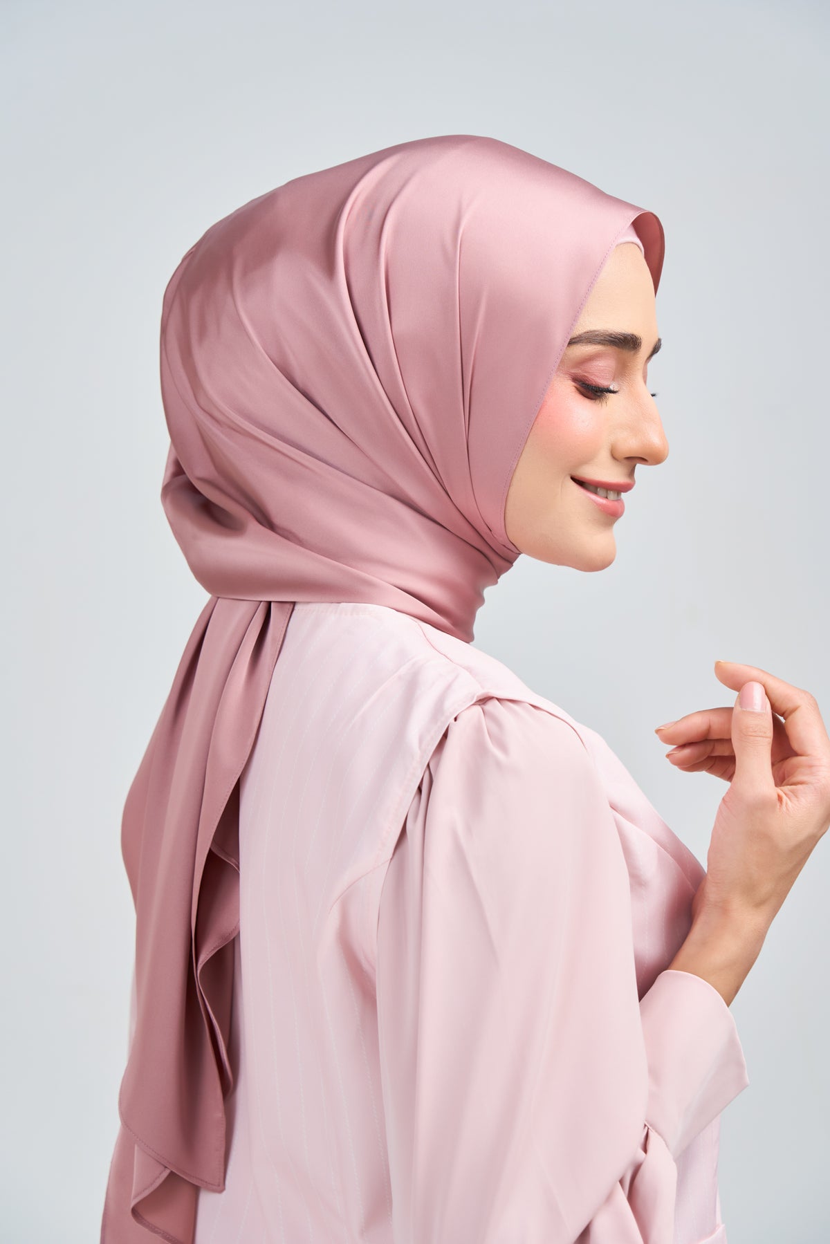 HoodX Luxe in Dahlia Pink