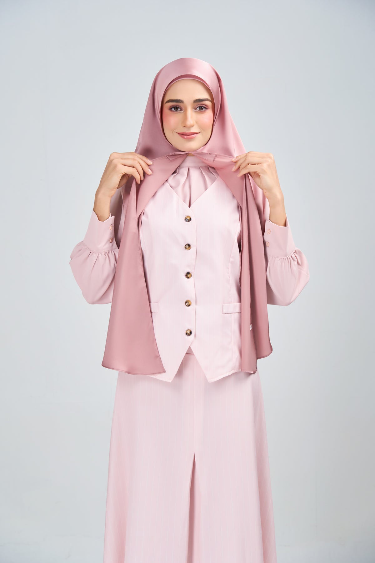 HoodX Luxe in Dahlia Pink
