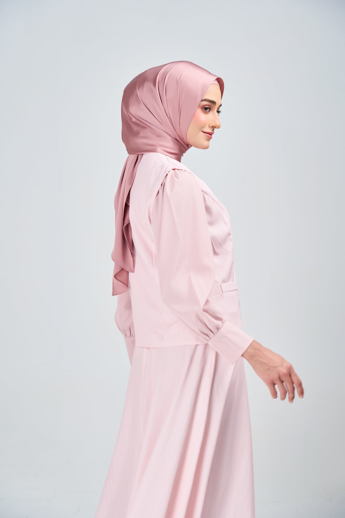 HoodX Luxe in Dahlia Pink