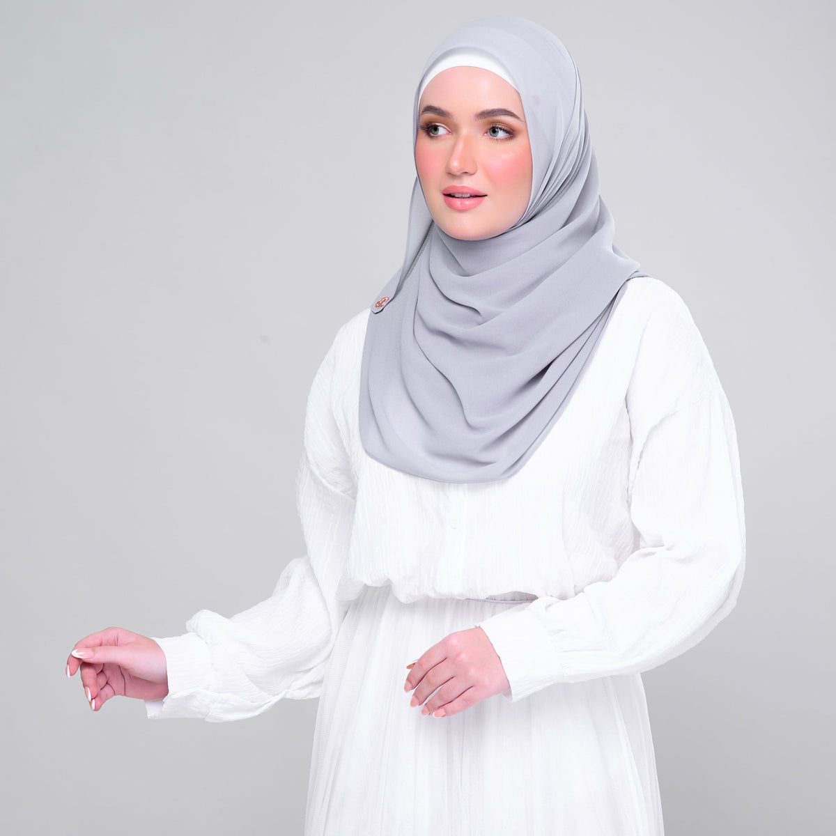 SLBasic 1.8M Shawl in Light Platinum