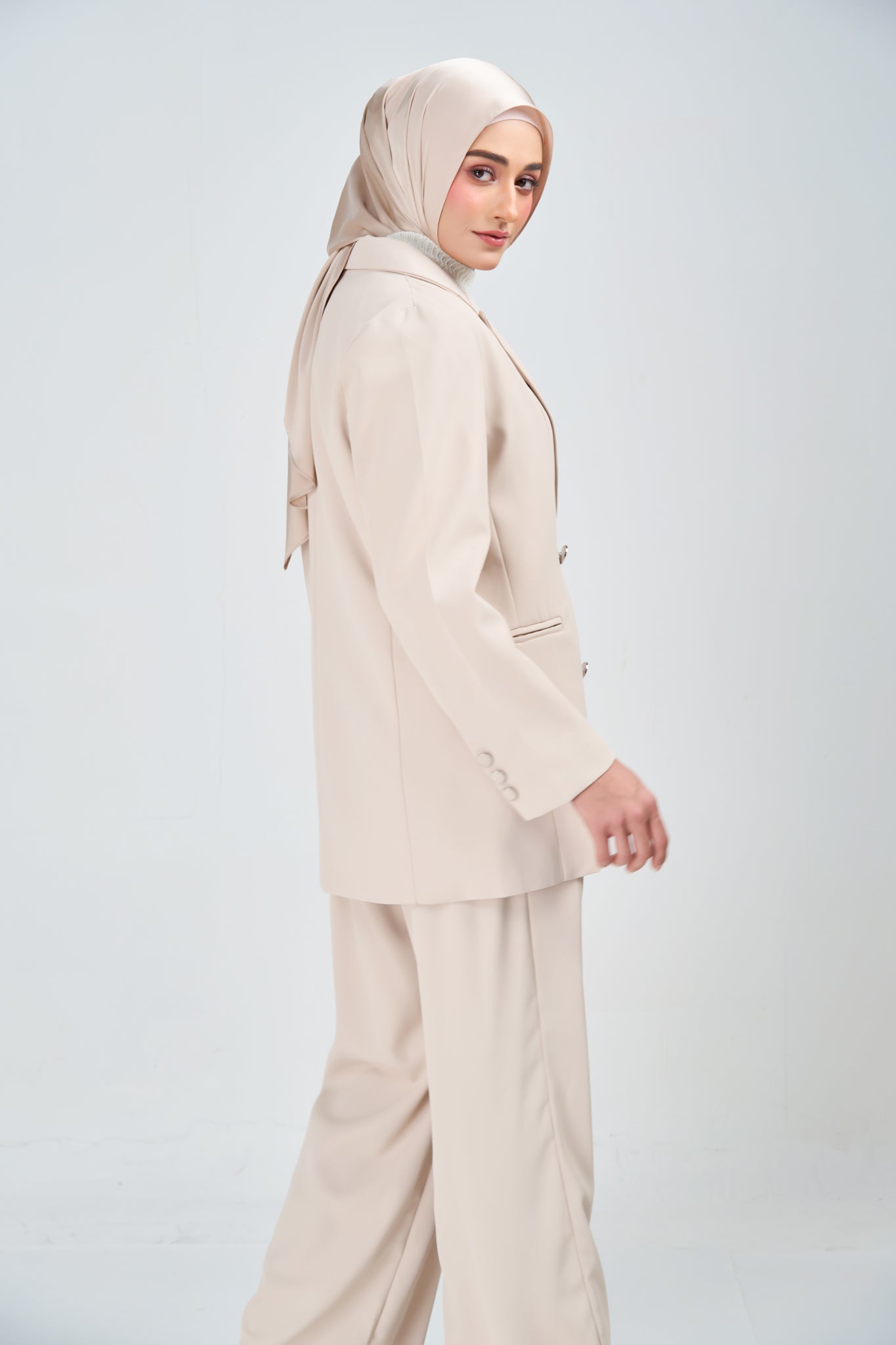 HoodX Luxe in Linen Dusk