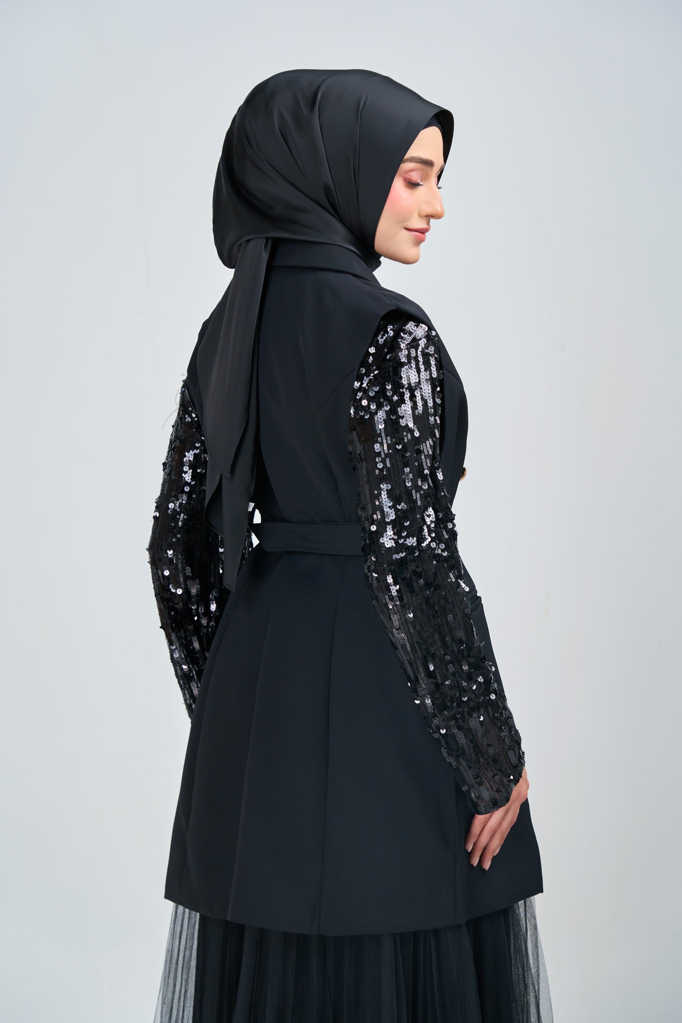 HoodX Luxe in Raven Black