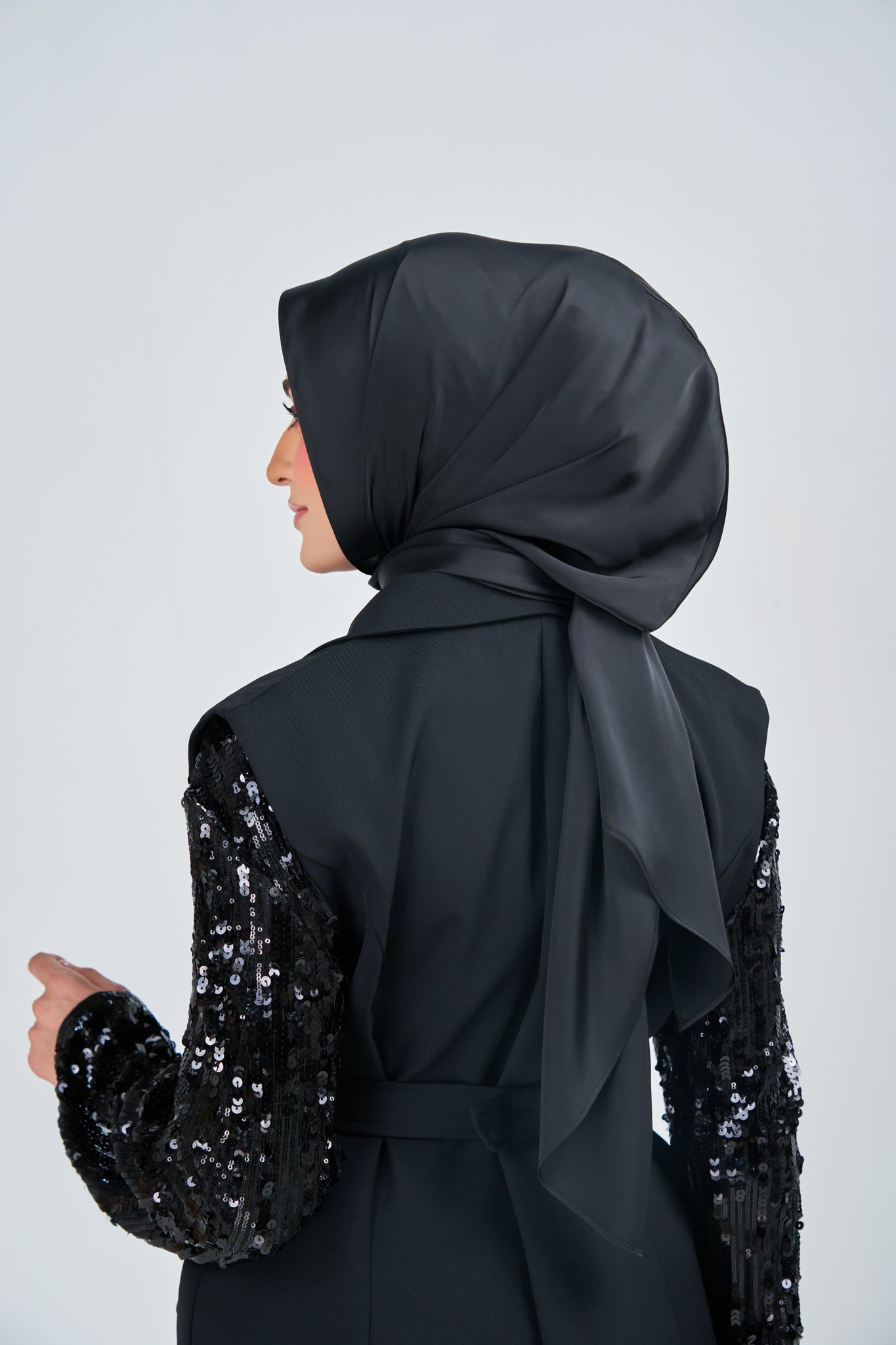 HoodX Luxe in Raven Black