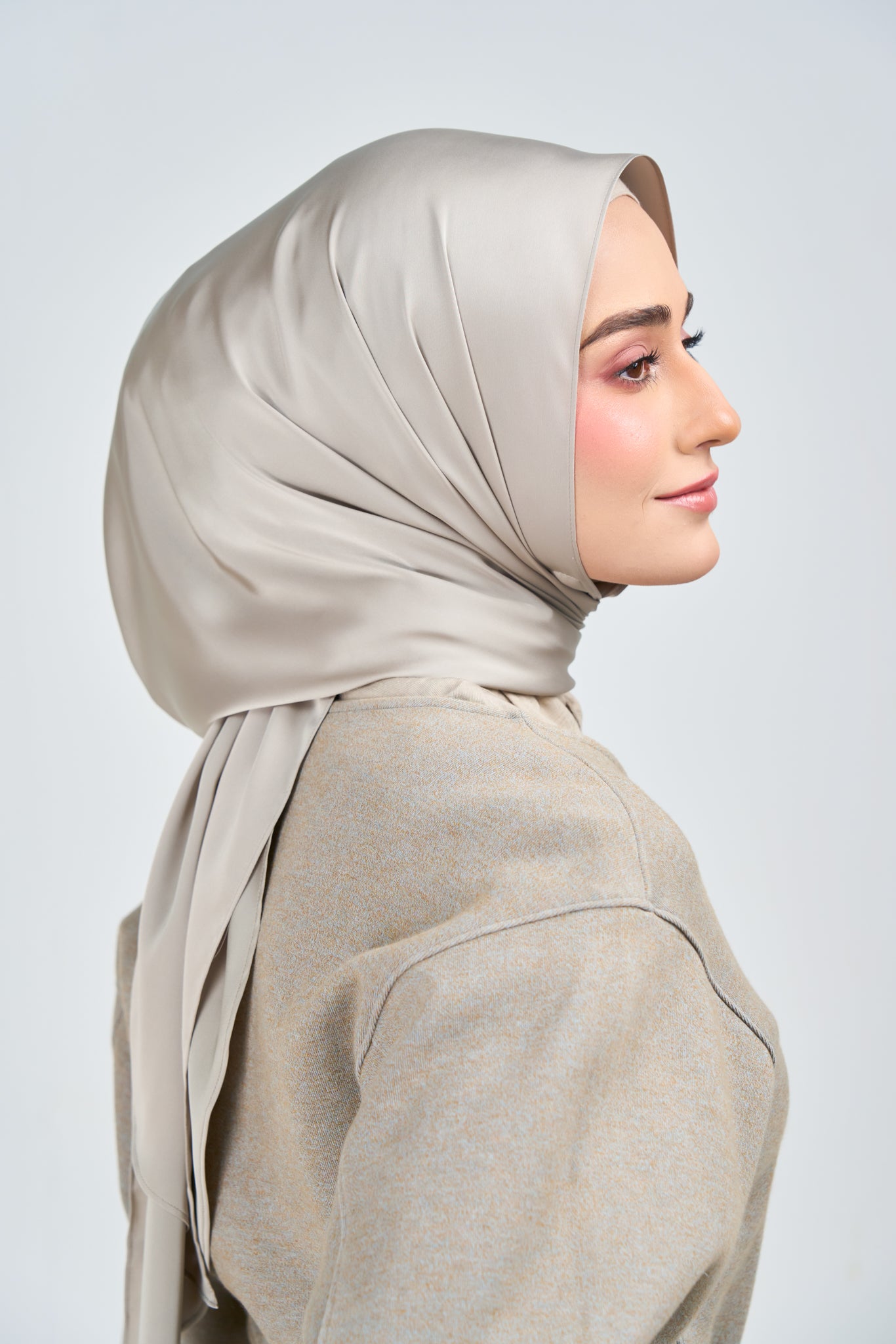 HoodX Luxe in Silver Taupe