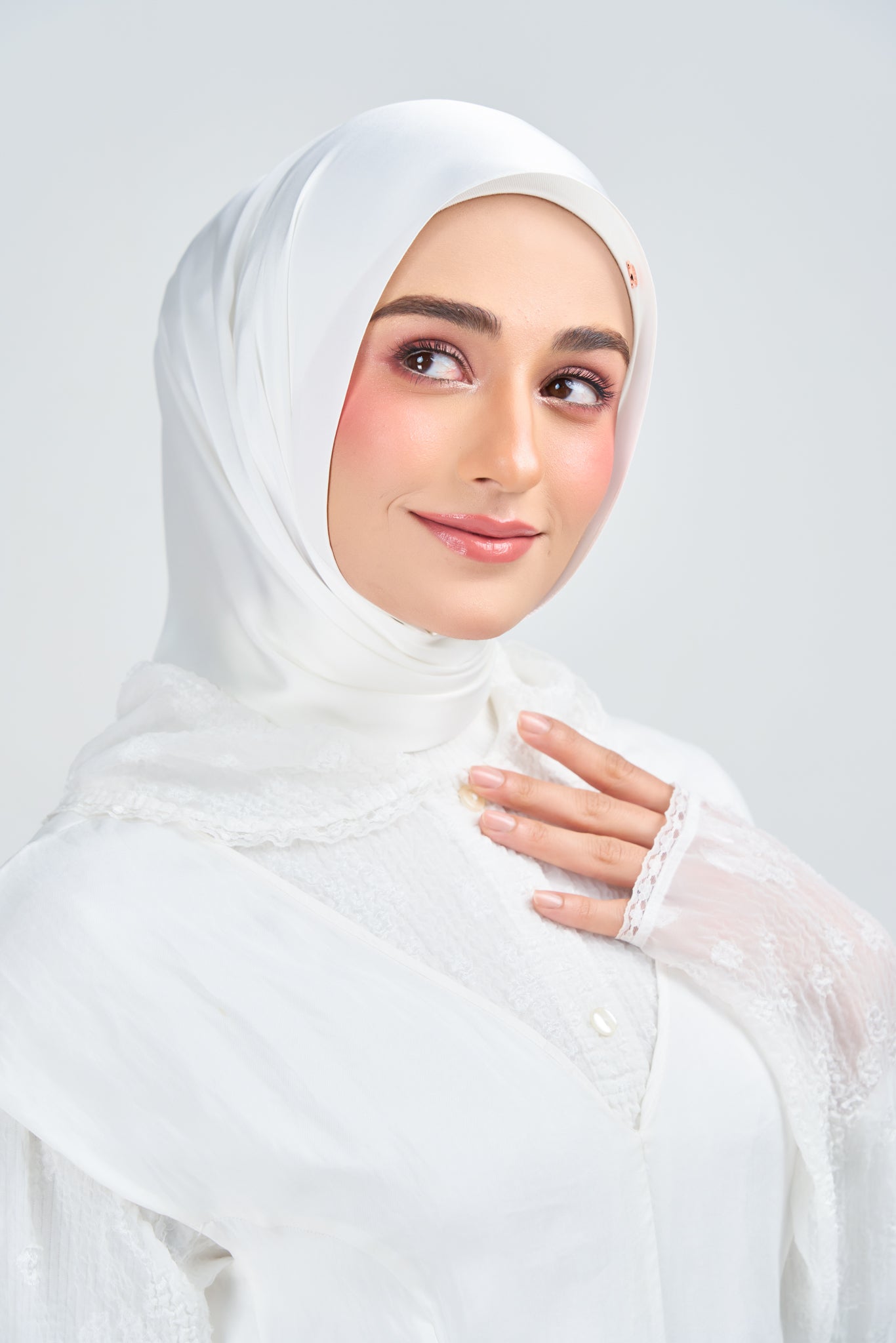 HoodX Luxe in Timeless White