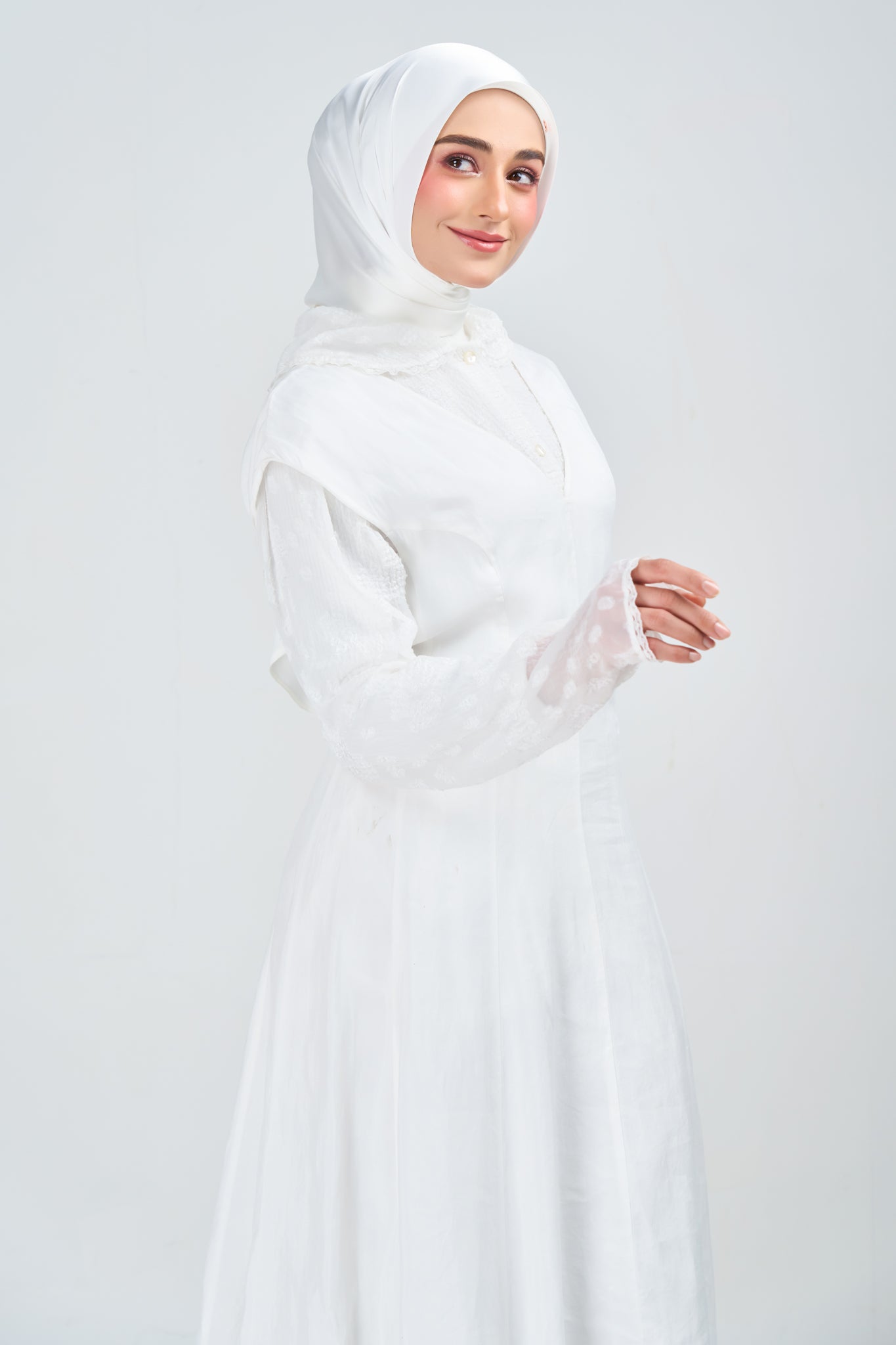 HoodX Luxe in Timeless White