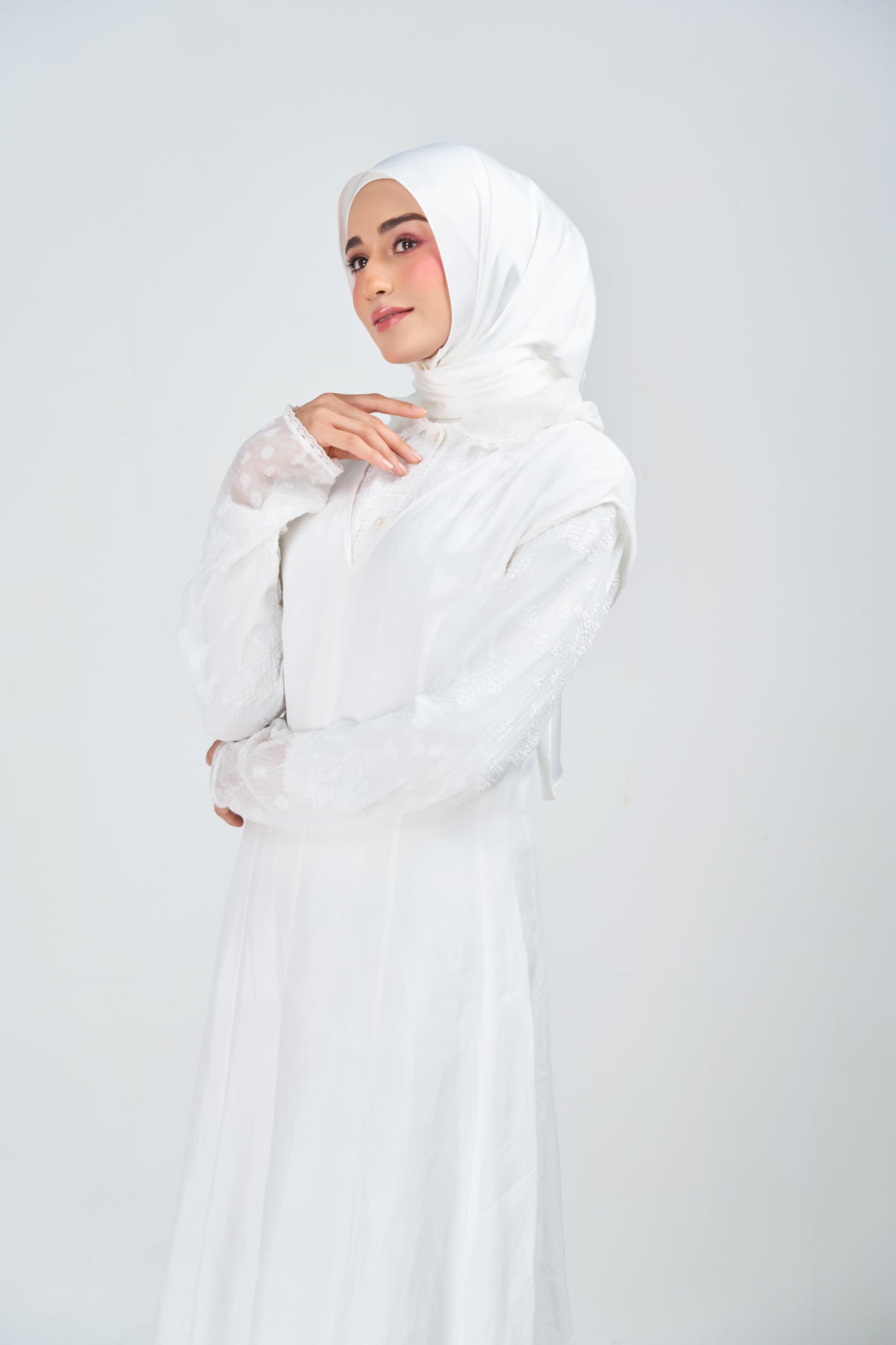 HoodX Luxe in Timeless White