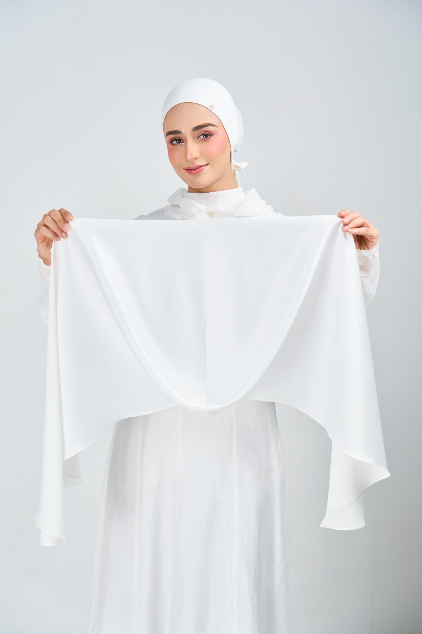 HoodX Luxe in Timeless White