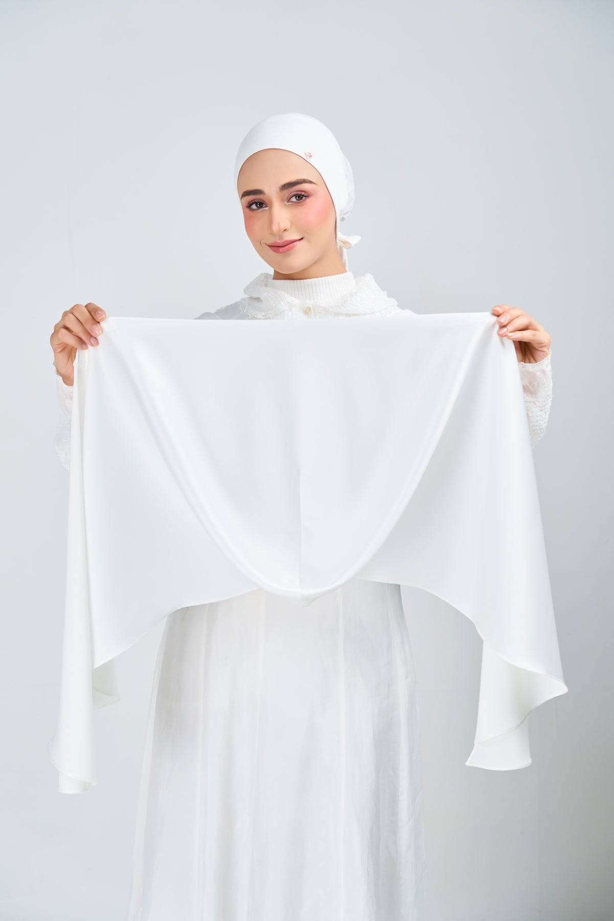 HoodX Luxe in Timeless White