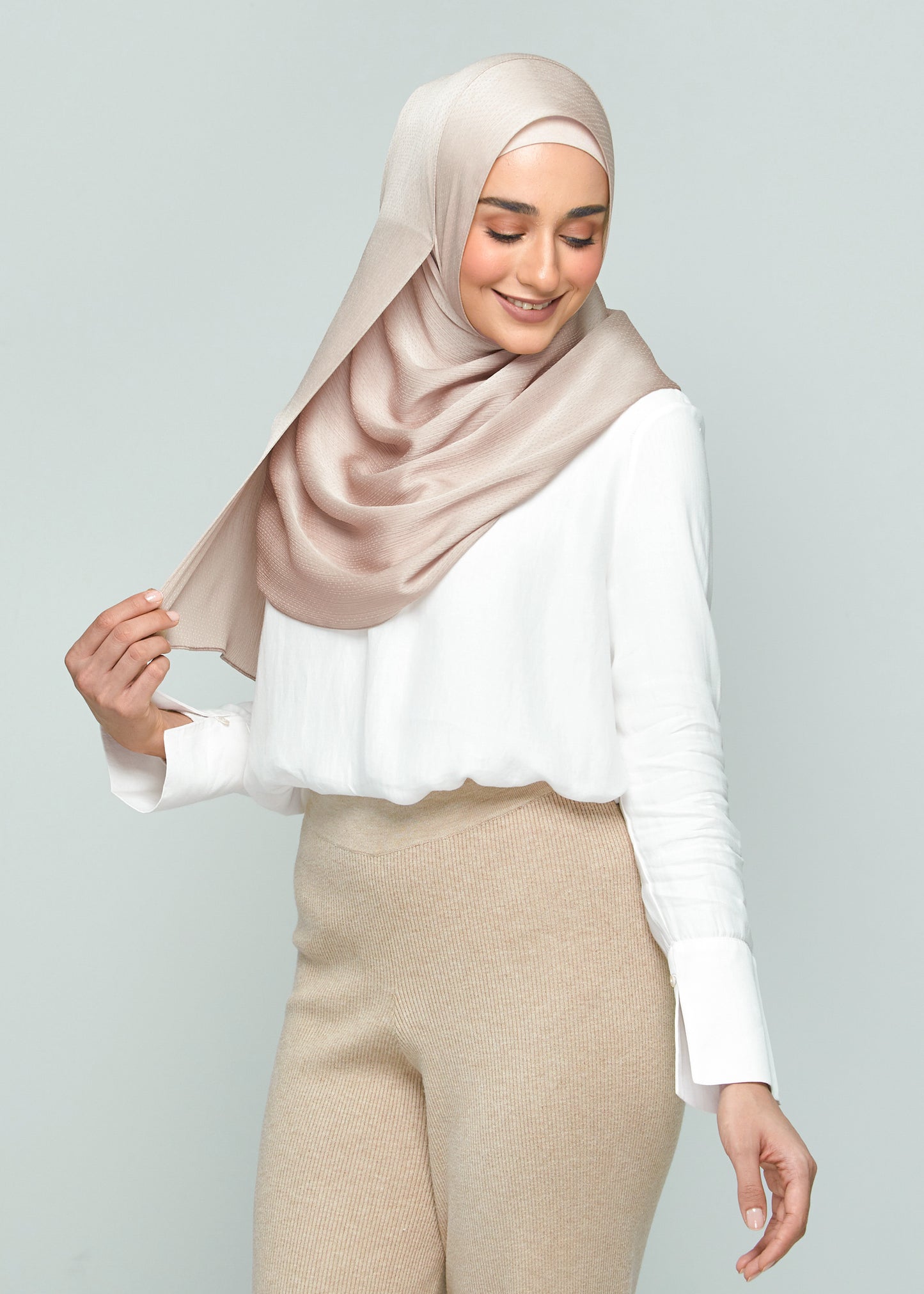 Lily Set in Rich Beige