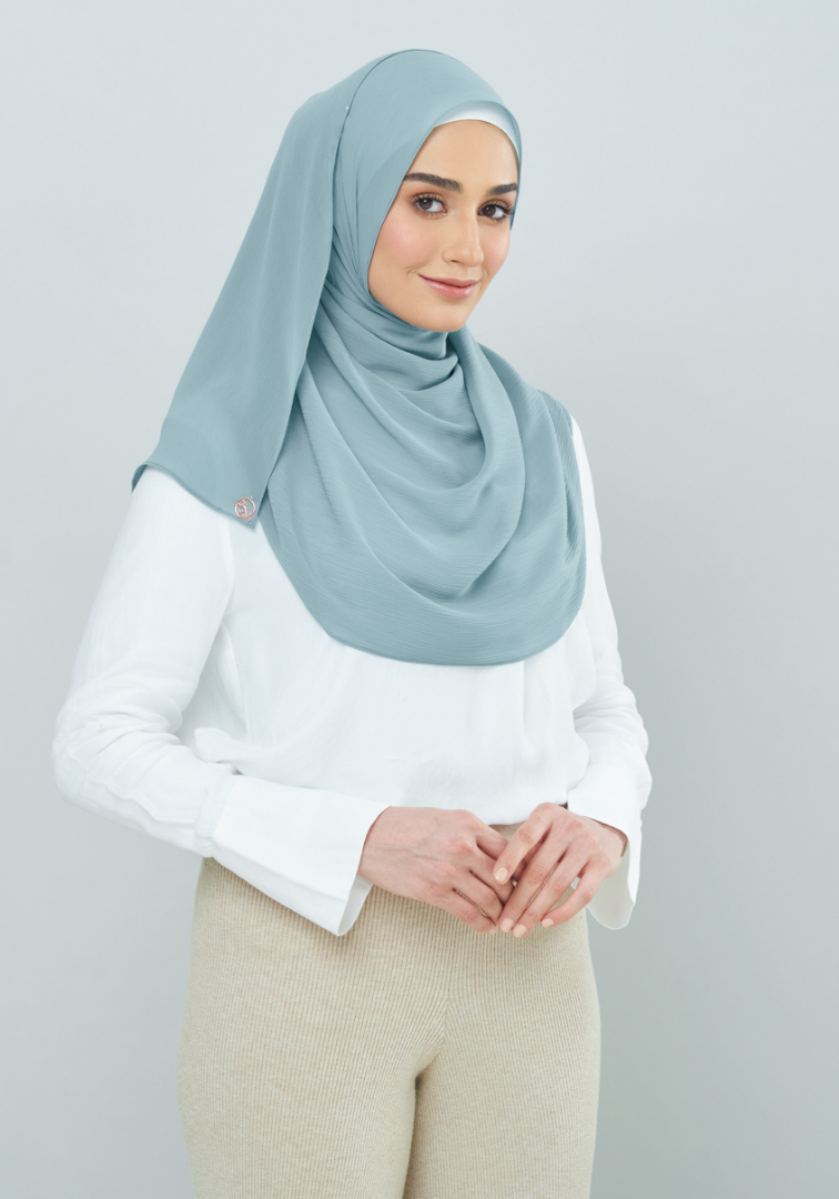 Semi-Instant Dolly in Turkish Blue