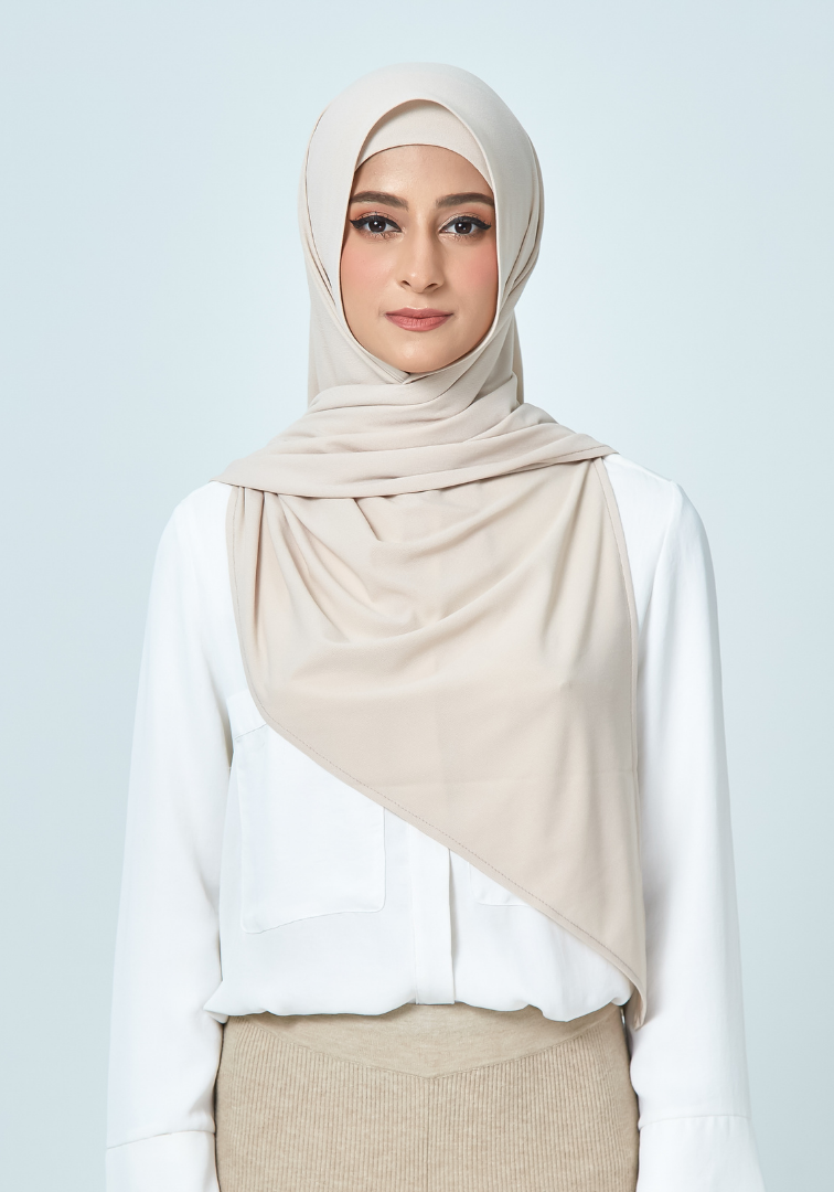 Dalia Set in Sandy Beige