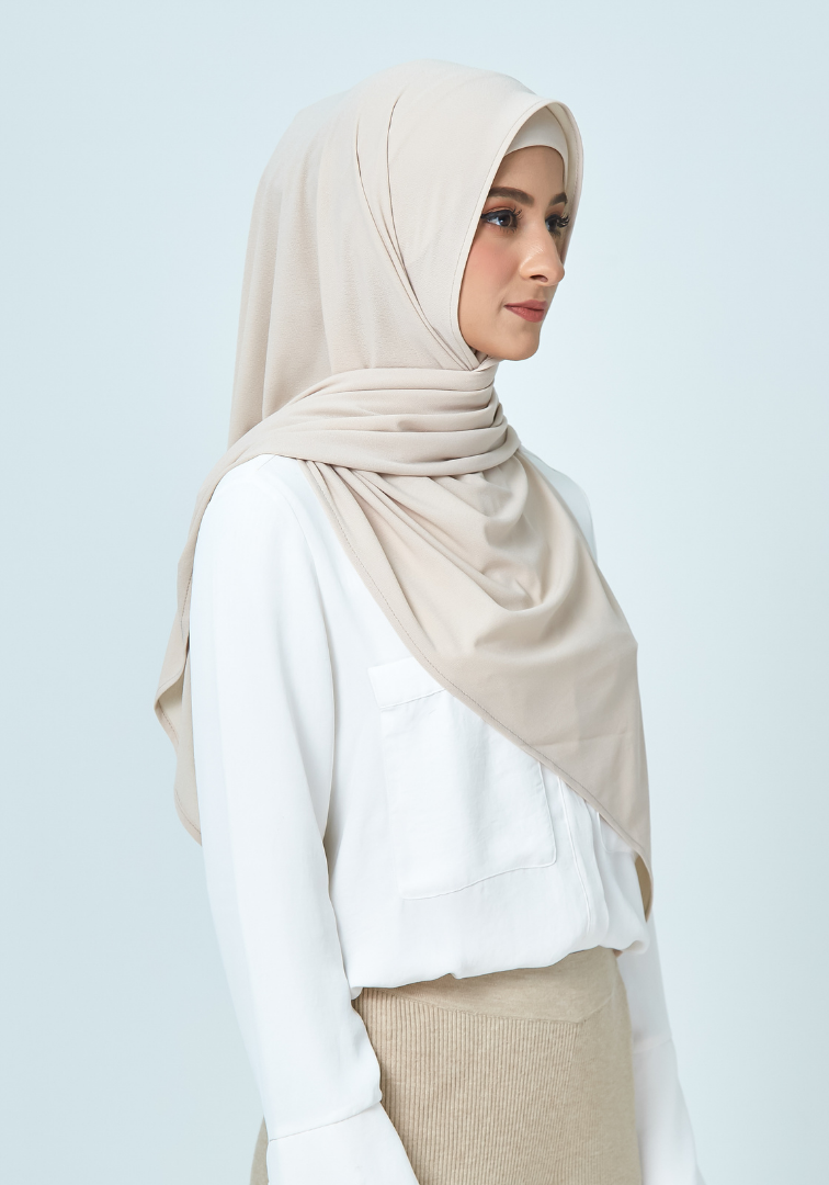 Dalia Set in Sandy Beige