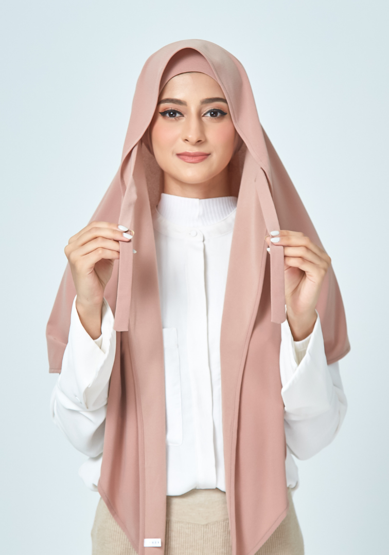 Dalia Set in Tan