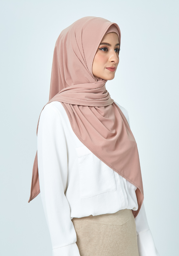 Dalia Set in Tan