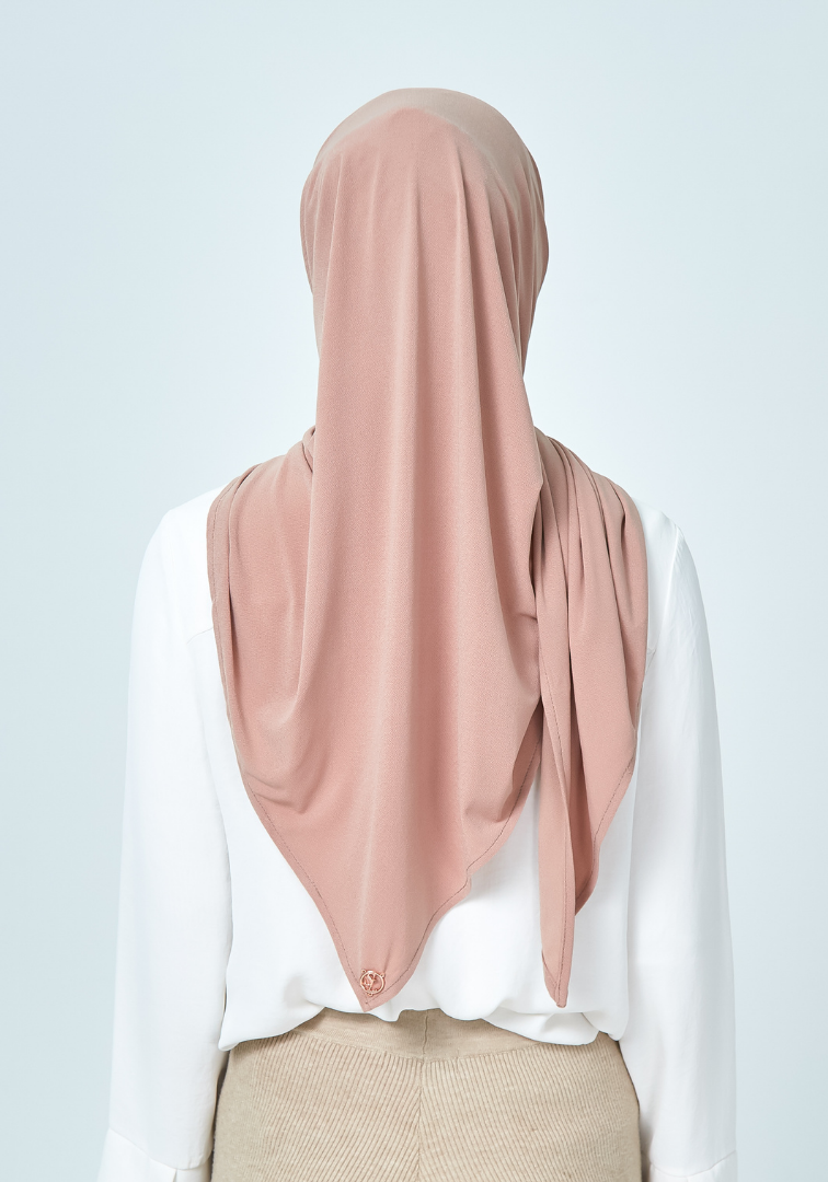Dalia Set in Tan