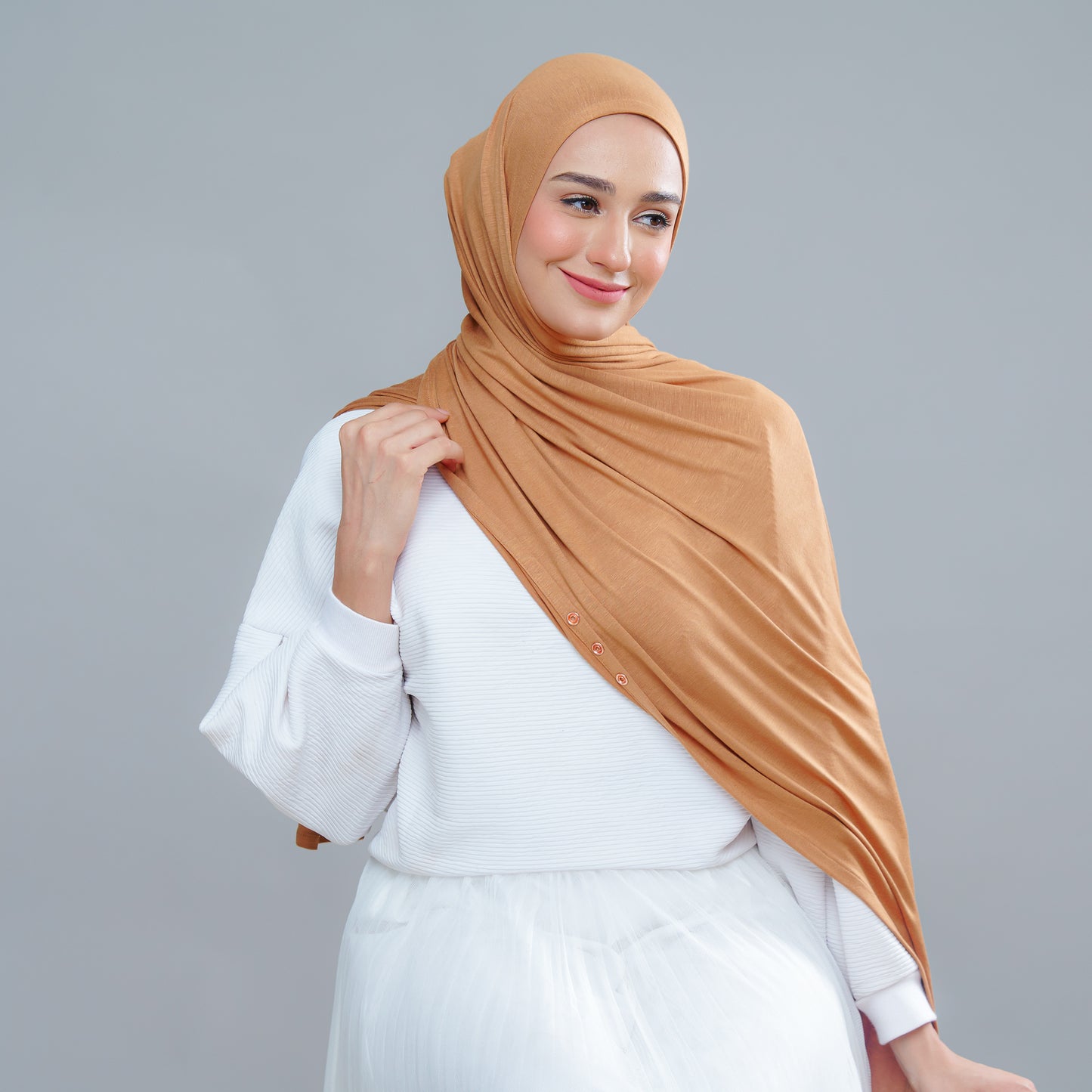 Calla Button Series in Caramel