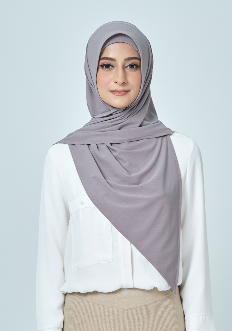 Dalia Set in Taupe Grey
