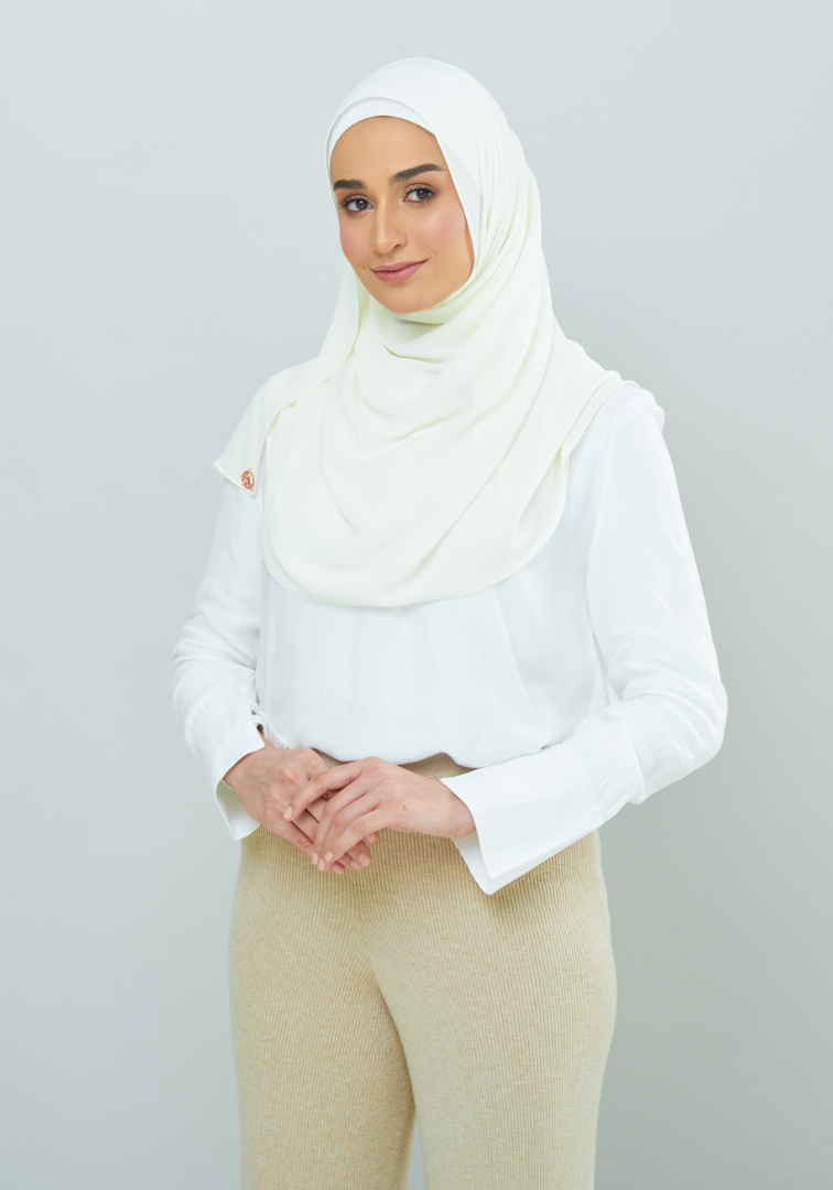 Semi-Instant Dolly in Eggshell White