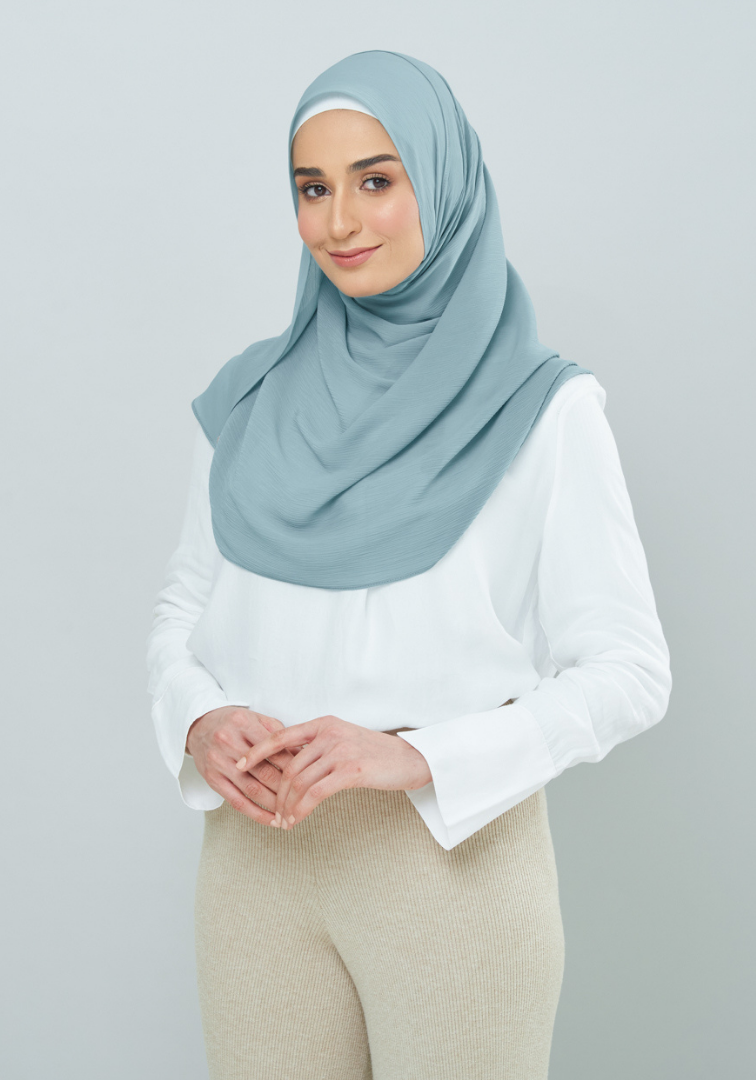 Semi-Instant Dolly in Turkish Blue