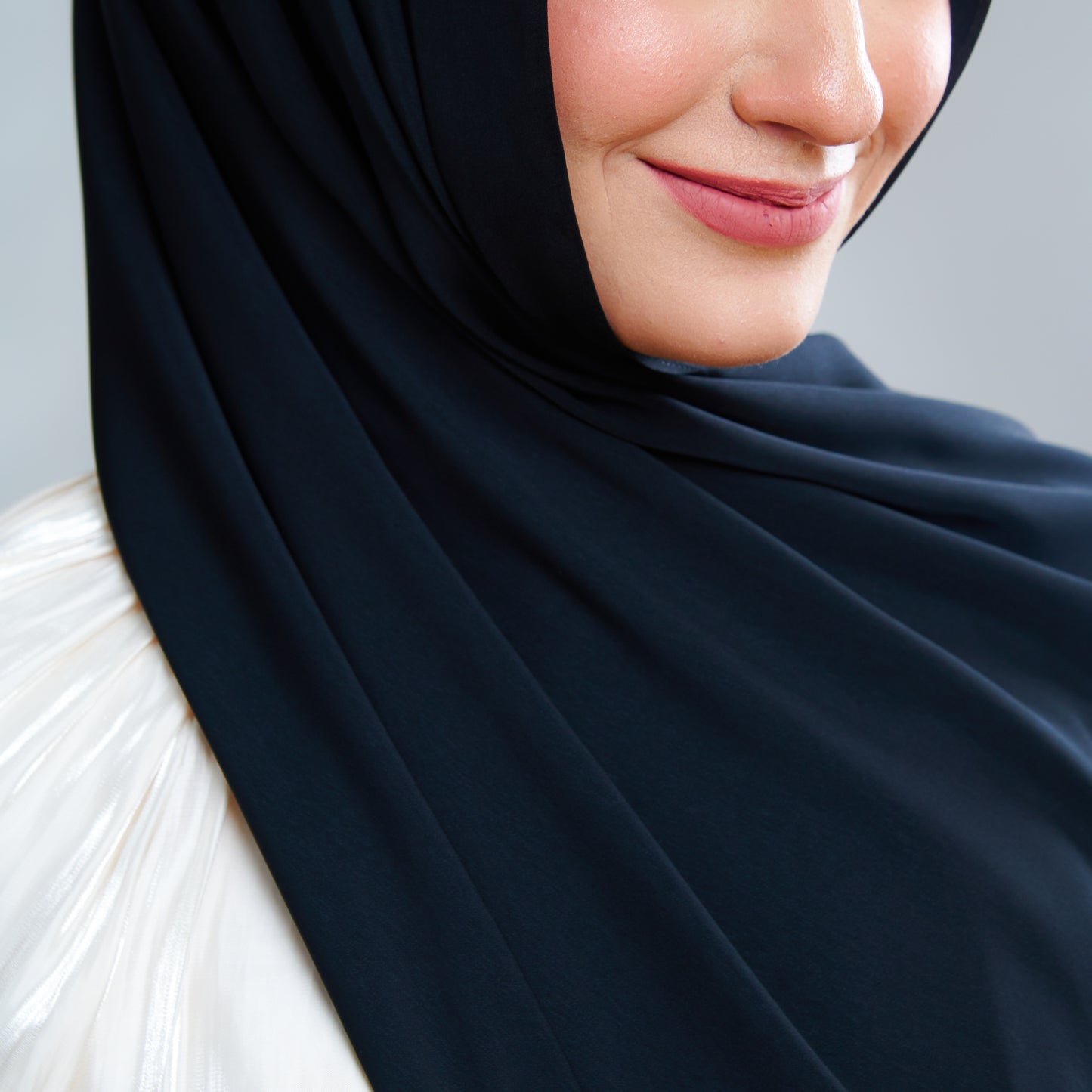 Adelia Magnet Series in Ebony