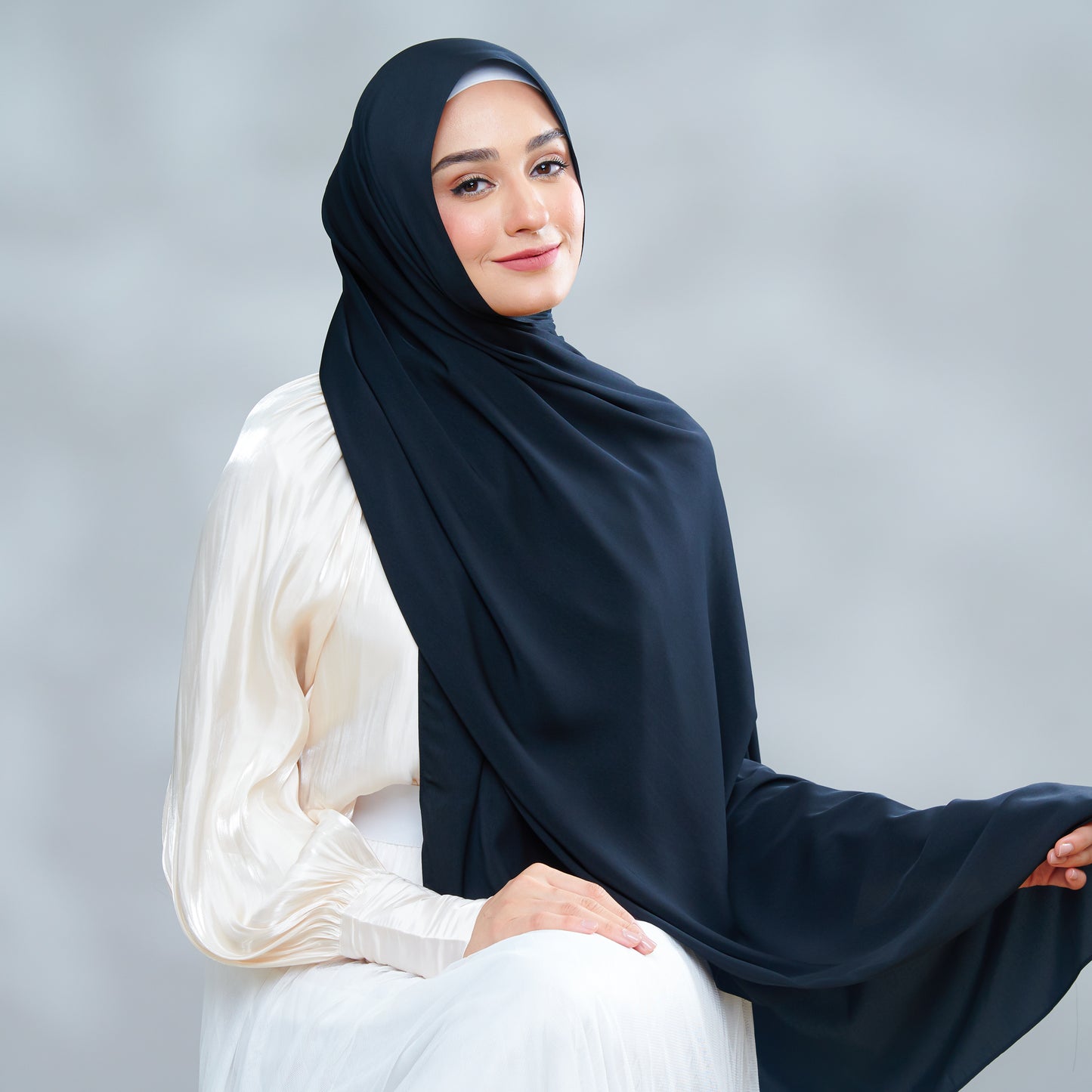 Adelia Magnet Series in Ebony