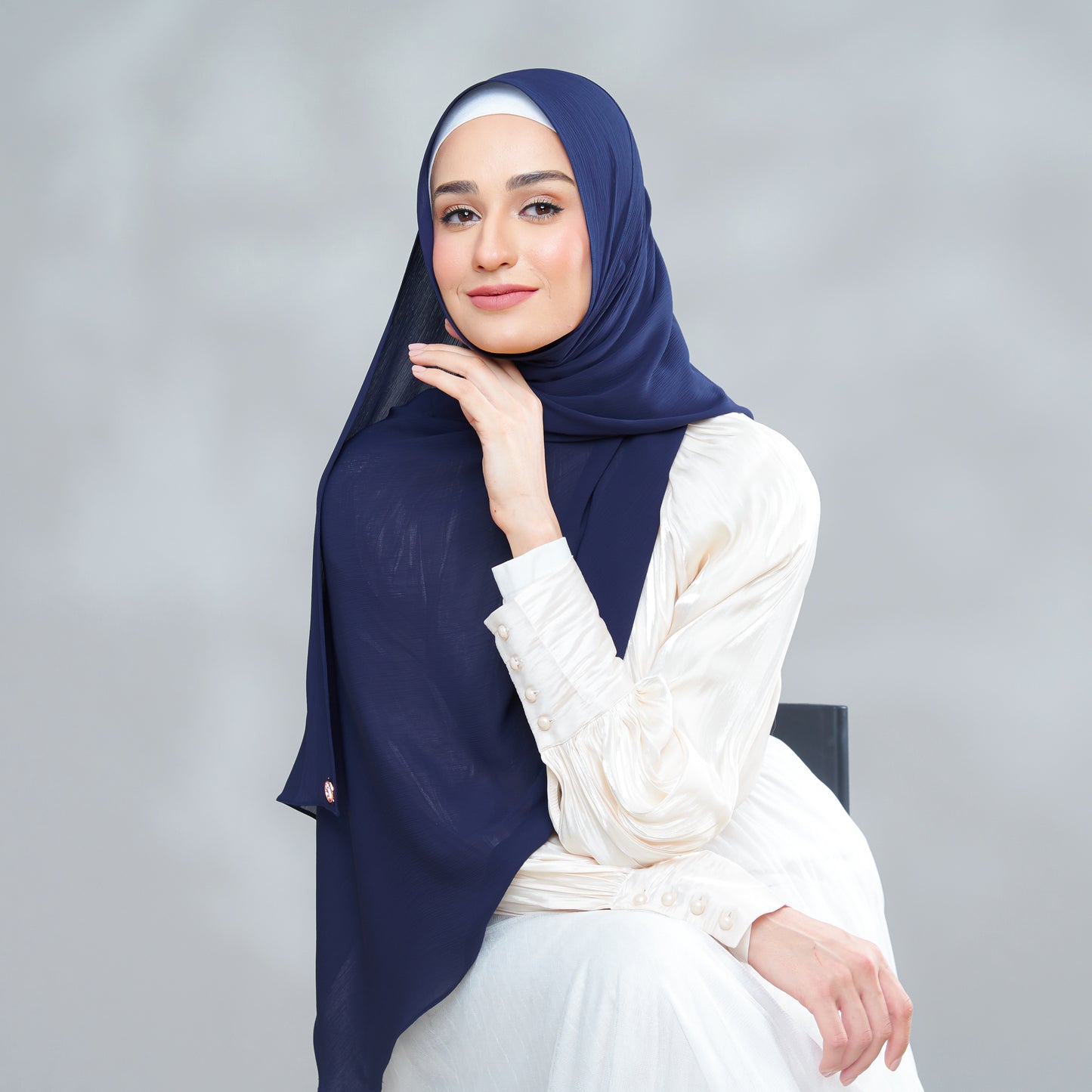 Selena Magnet Series in Dark Navy