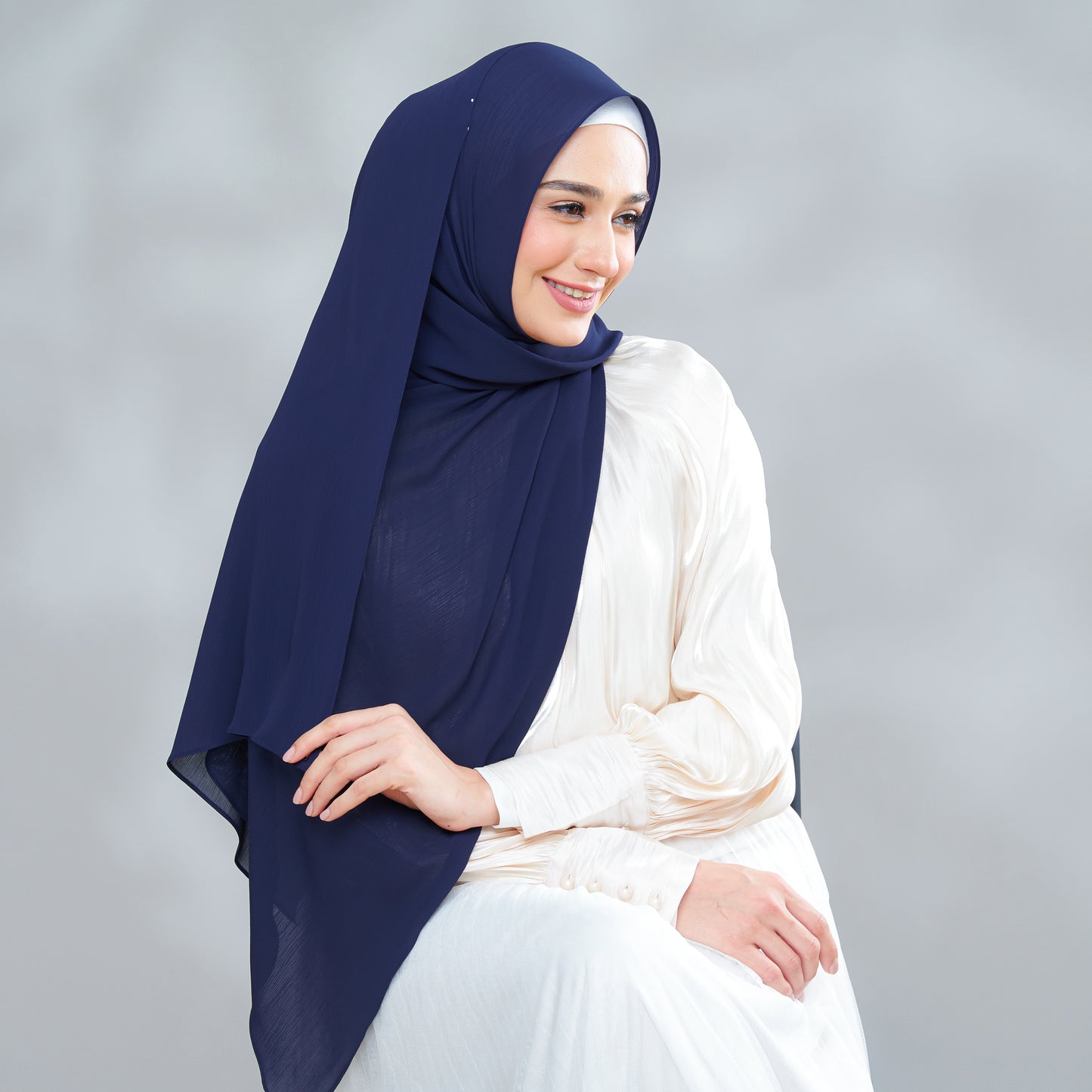 Selena Magnet Series in Dark Navy
