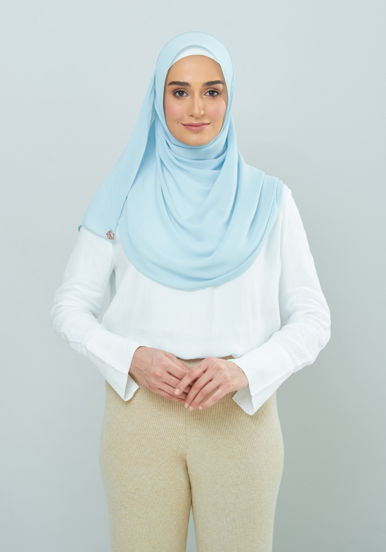 Semi-Instant Dolly in Sky Blue