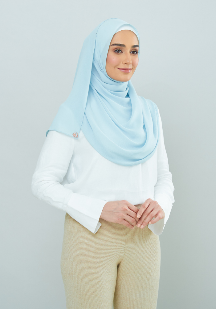 Semi-Instant Dolly in Sky Blue