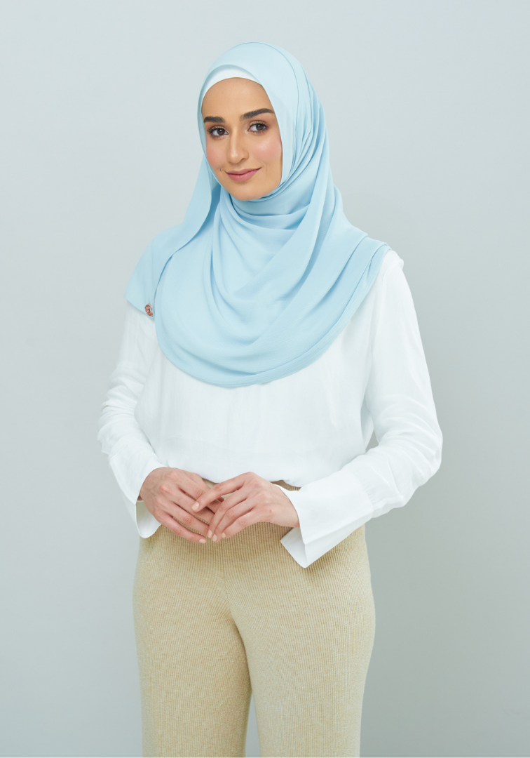 Semi-Instant Dolly in Sky Blue