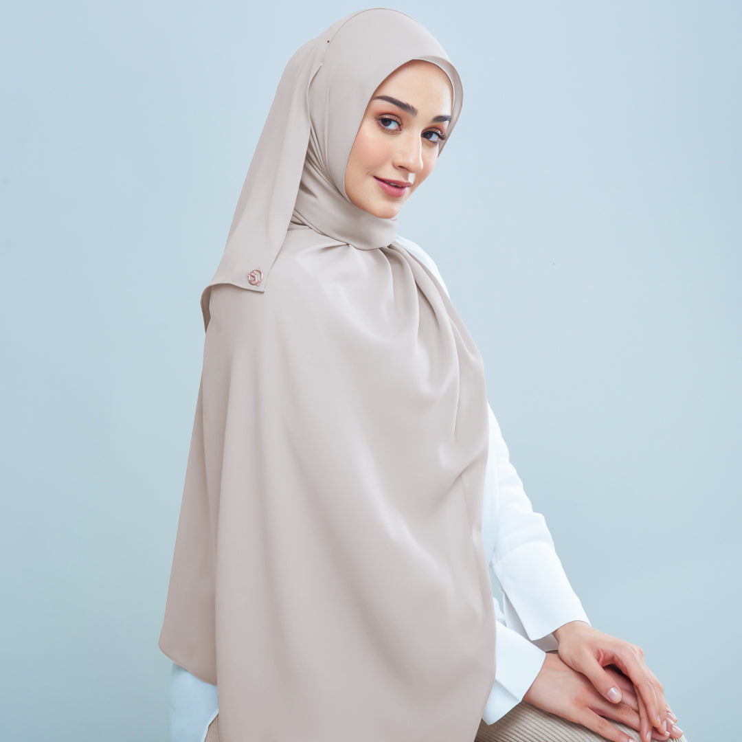 Semi-Instant Eleanor in Light Taupe